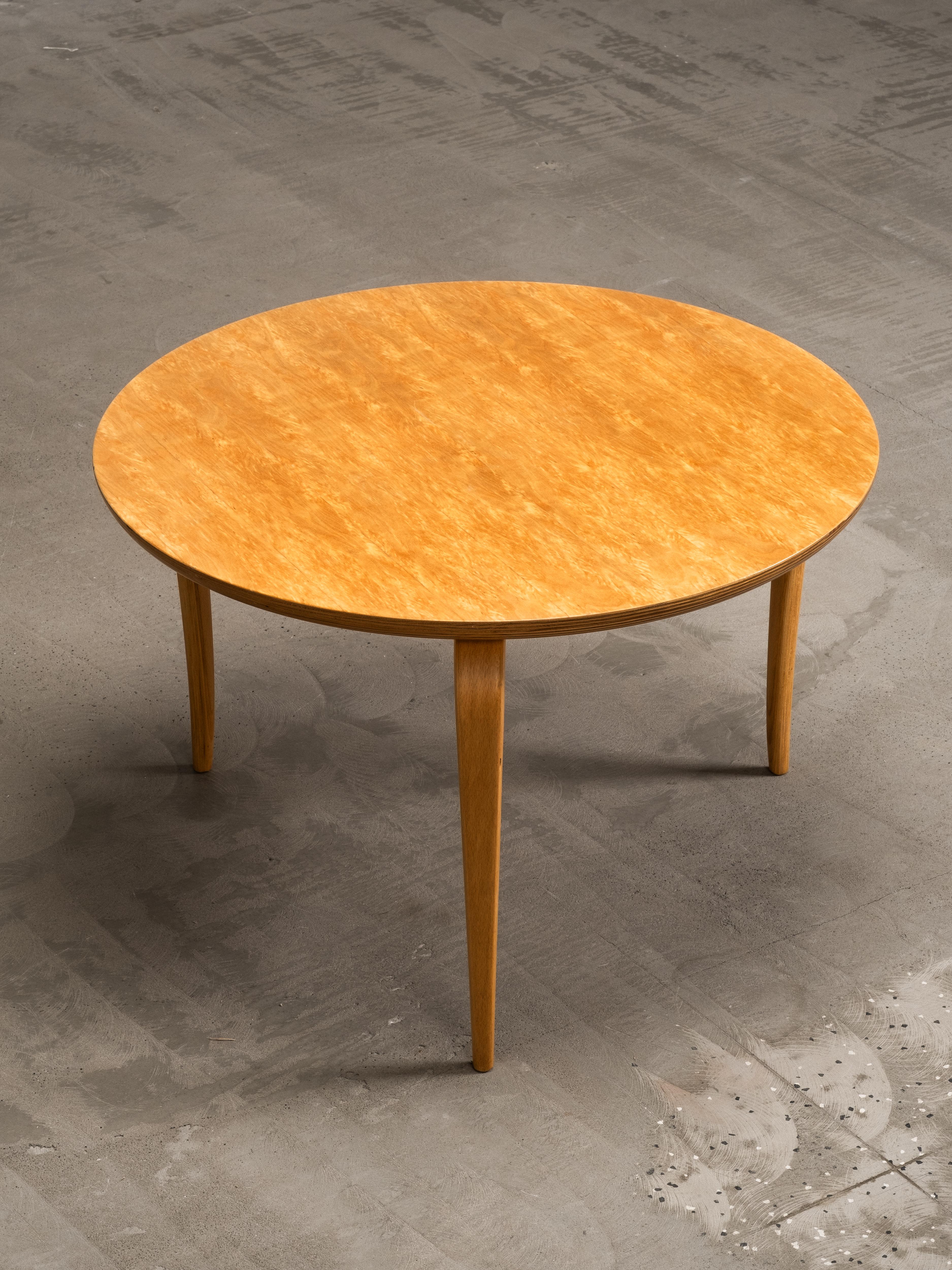 Scandinavian Modern “Annika” Curly Birch Coffee Table by Bruno Mathsson for Dux, Sweden, 1960s For Sale