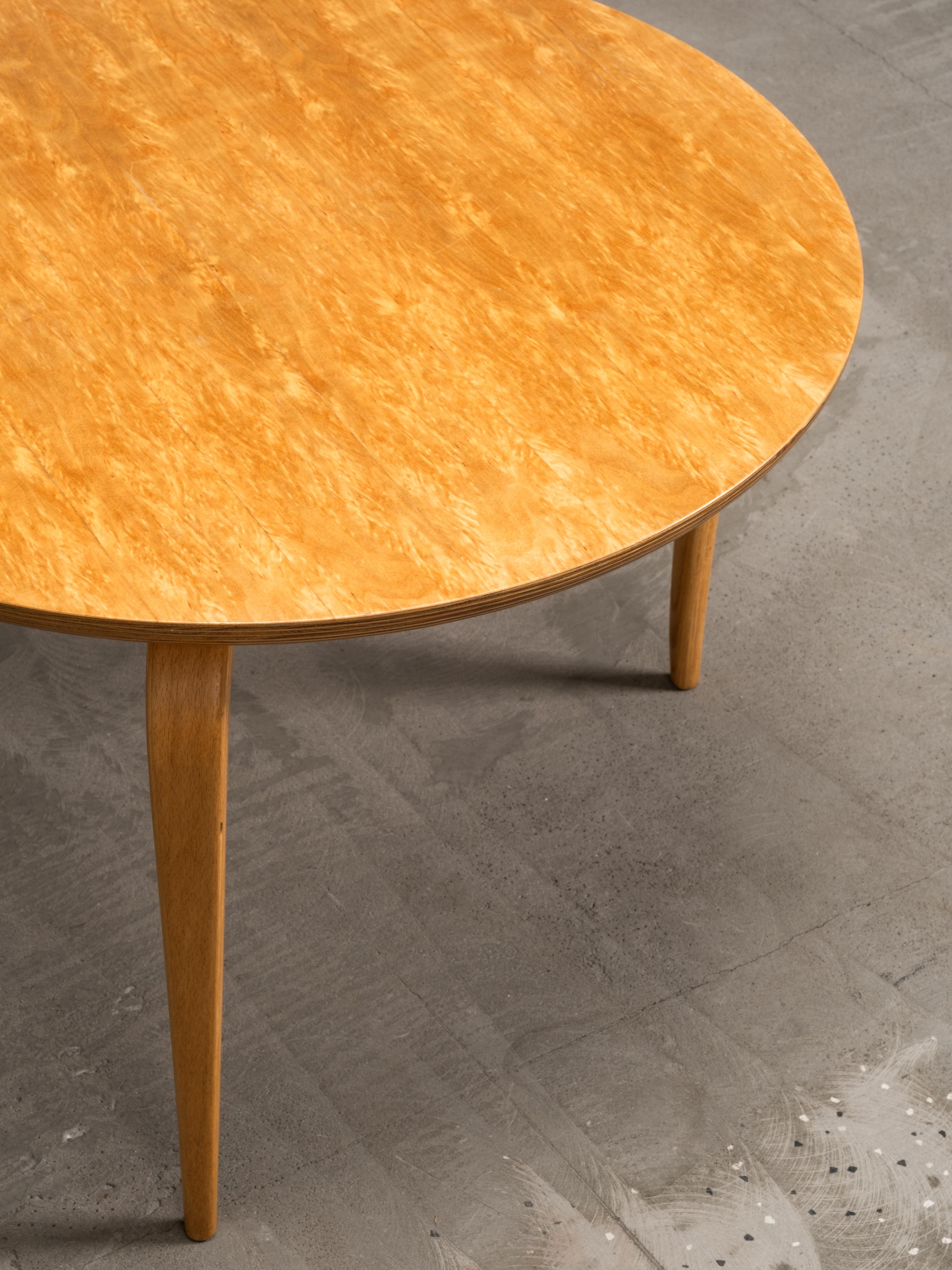 “Annika” Curly Birch Coffee Table by Bruno Mathsson for Dux, Sweden, 1960s In Good Condition For Sale In Karis, Nyland