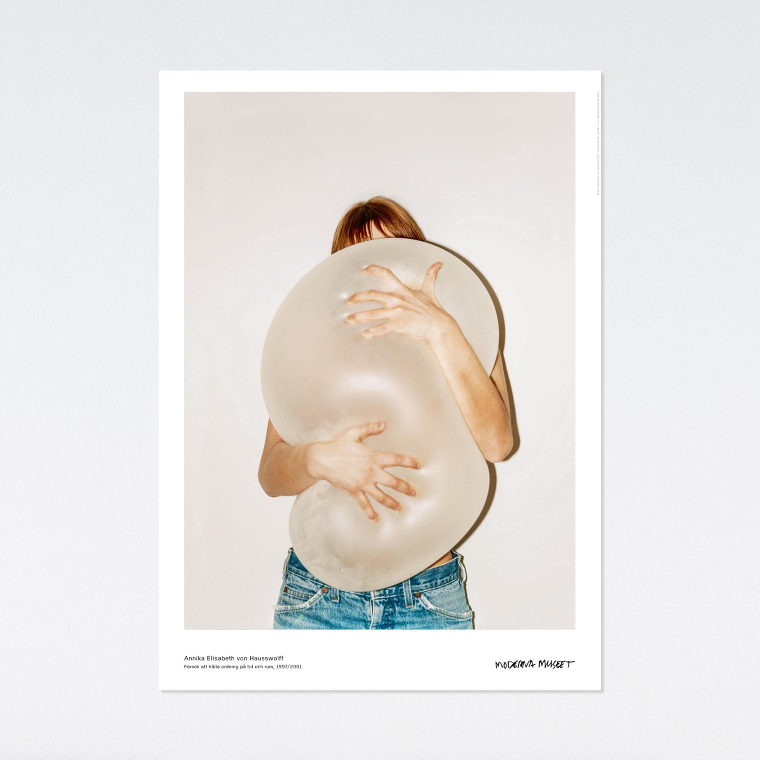 Annika Elisabeth von Hausswolff, Intentar lidiar con el tiempo y el espacio, cartel - Print de Annika von Hausswolff