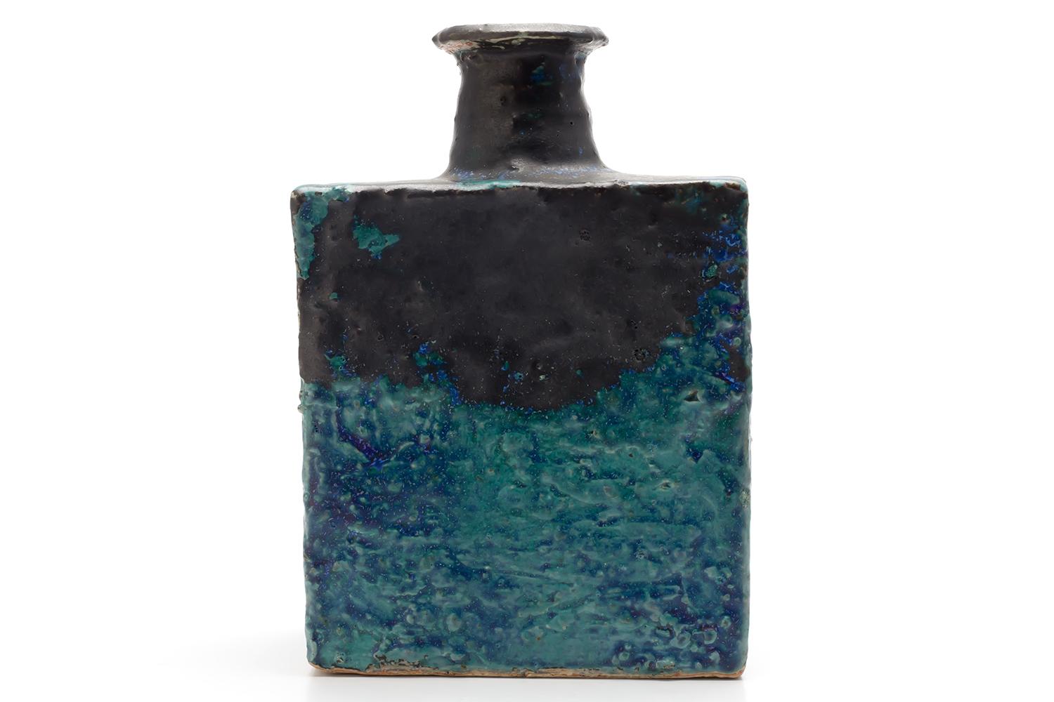 Scandinavian Modern Annikki Hovisaari / BOTTLE / Arabia Finland / 1960s For Sale