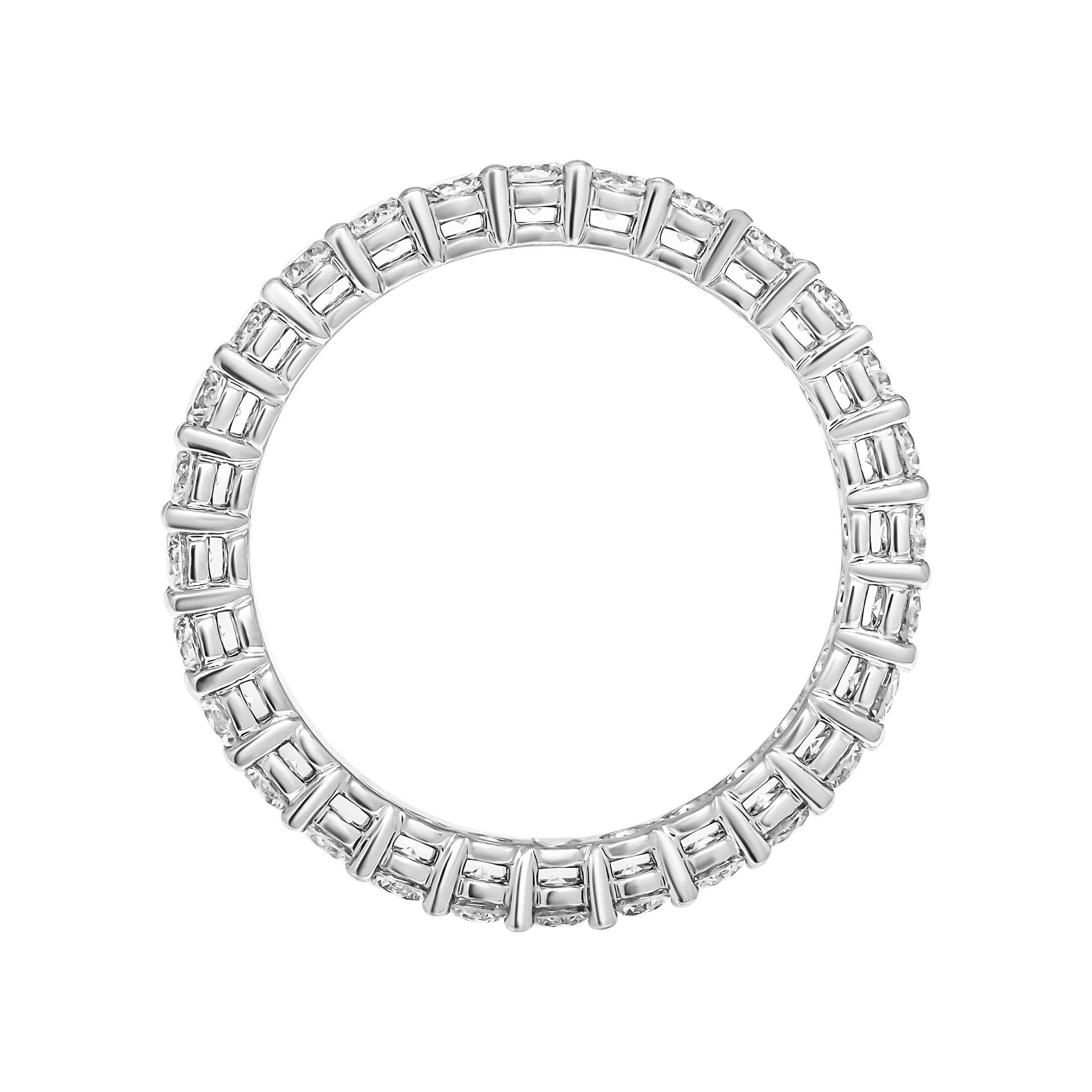 Round Cut Anniversary Band in Platinum with Round Diamonds For Sale