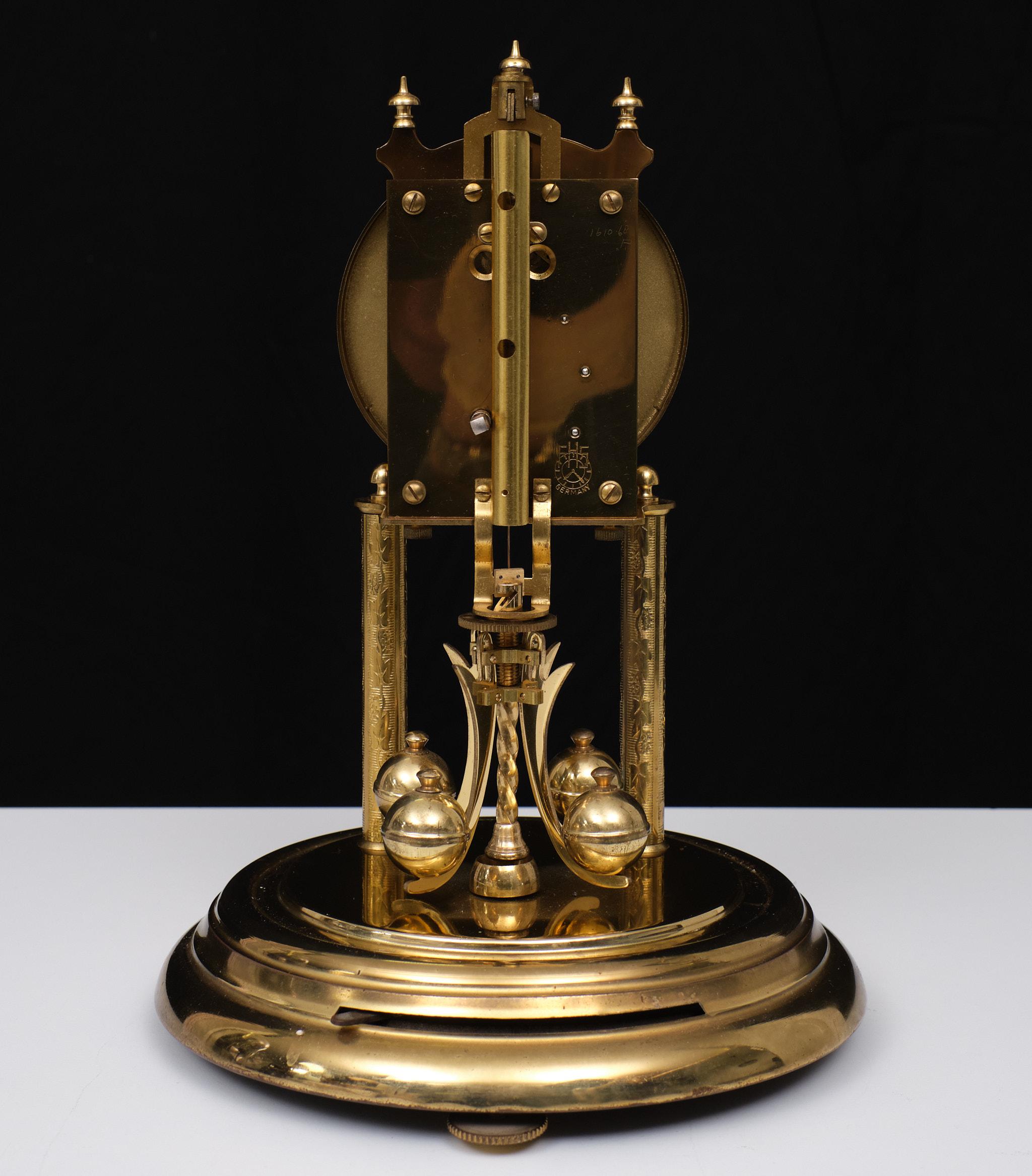 Mid-20th Century Anniversary Dome clock - Franz Hermle - Brass, Glass - 1950s 