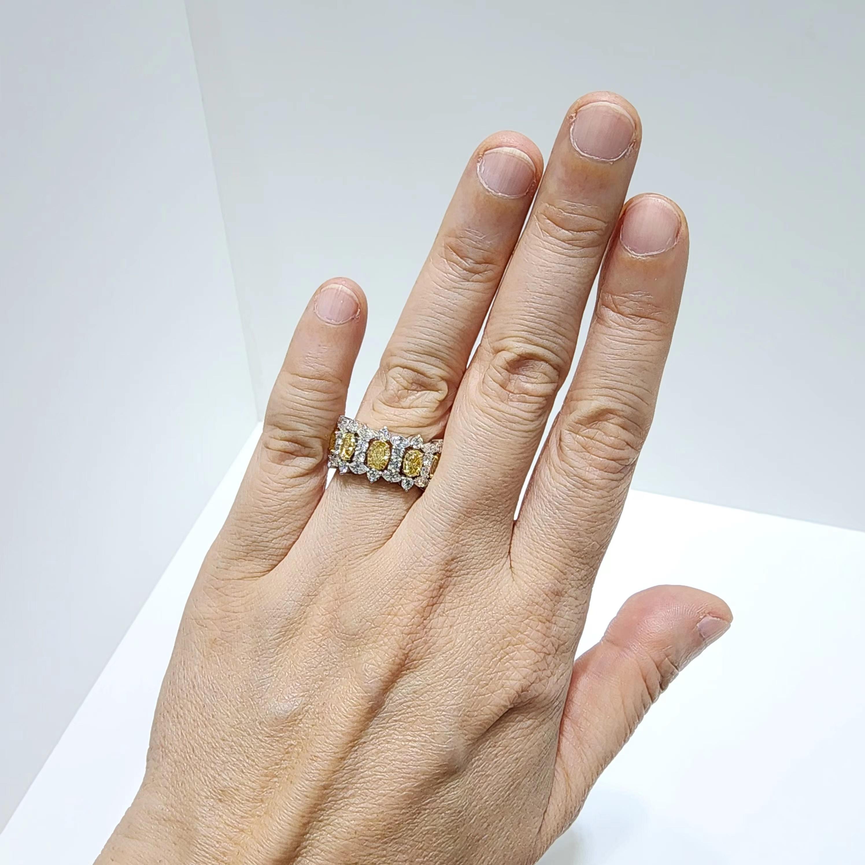 Anillos de diamantes de fantasía de oro blanco de 18 quilates con certificado IGI de 2,18 quilates de diamante amarillo Corte mixto en venta