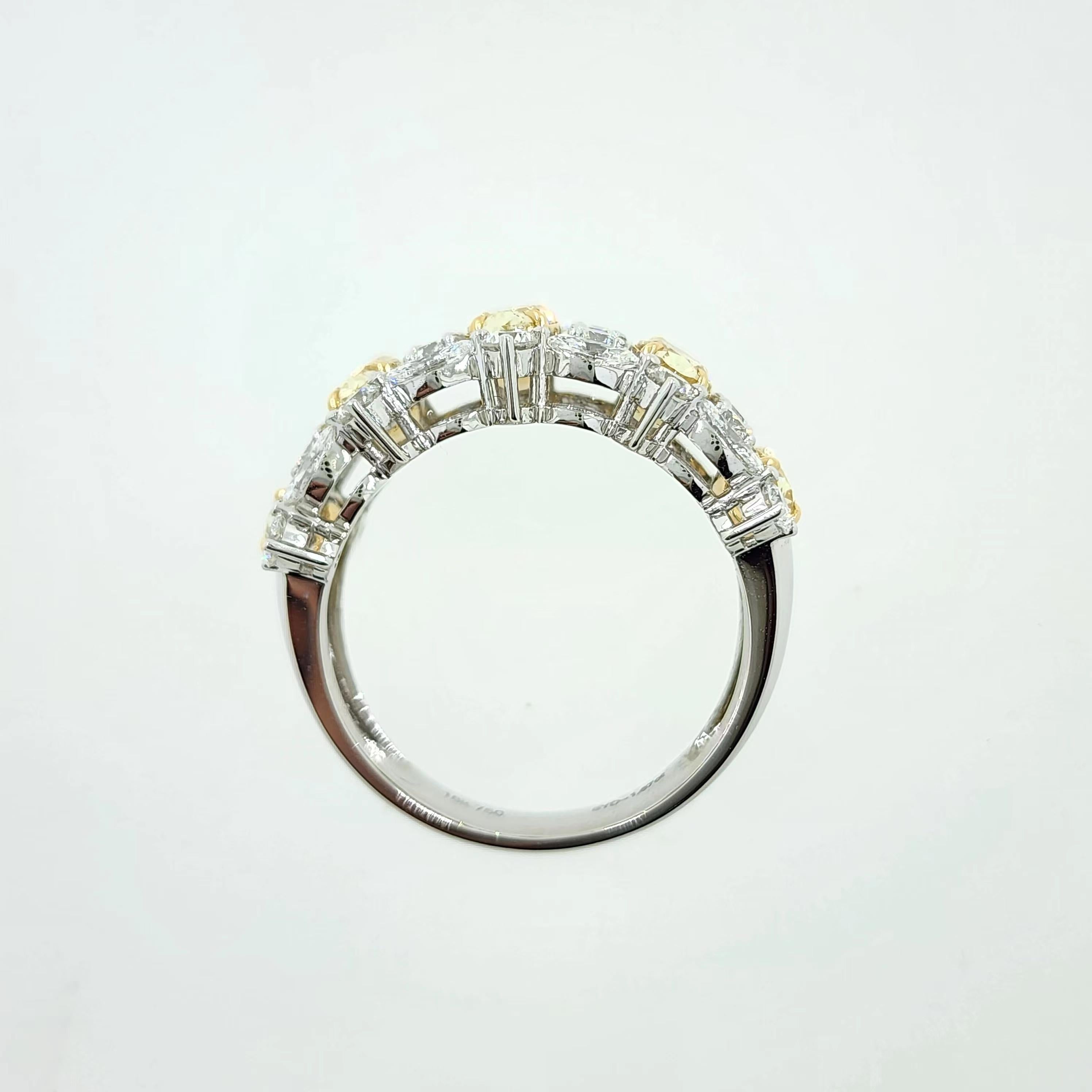 Anillos de diamantes de fantasía de oro blanco de 18 quilates con certificado IGI de 2,18 quilates de diamante amarillo en venta 2