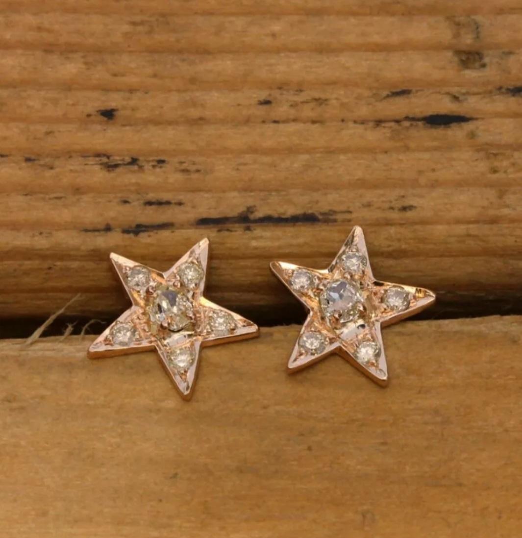 Clous d'oreilles étoile en or rose 14 carats, cadeau d'anniversaire pour mère en vente 1