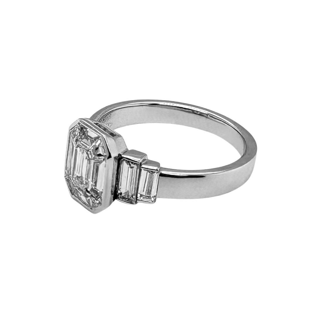 ANNIVERSARY Ring 18K Weißgold 4,55 gr mit natürlichen Diamanten G Farbe VS Klarheit (Smaragdschliff) im Angebot