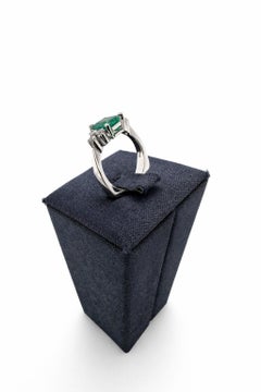 Bague d'anniversaire en or blanc 18 carats avec émeraude naturelle 2,12 ct, diamants naturels