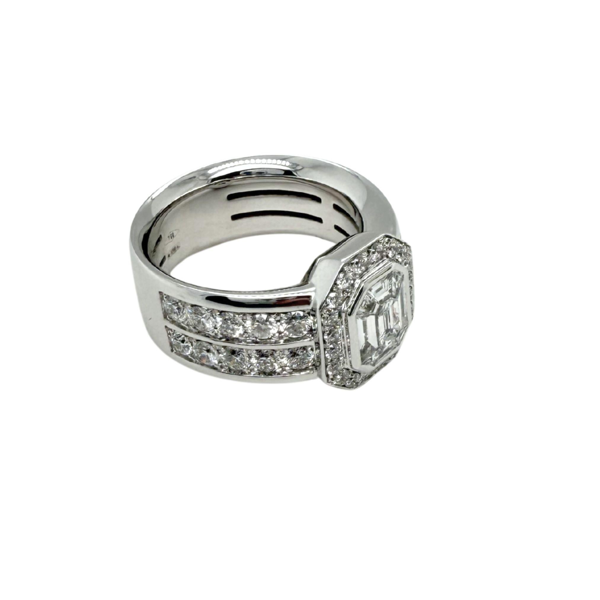 Der ANNIVERSARY-Ring aus 18 Karat Weißgold mit natürlichen Diamanten zelebriert ewige Eleganz und raffinierte italienische Handwerkskunst. Diese handgefertigte Kreation aus 10,35 Gramm leuchtendem Weißgold ist mit 1,76 Karat natürlichen Diamanten