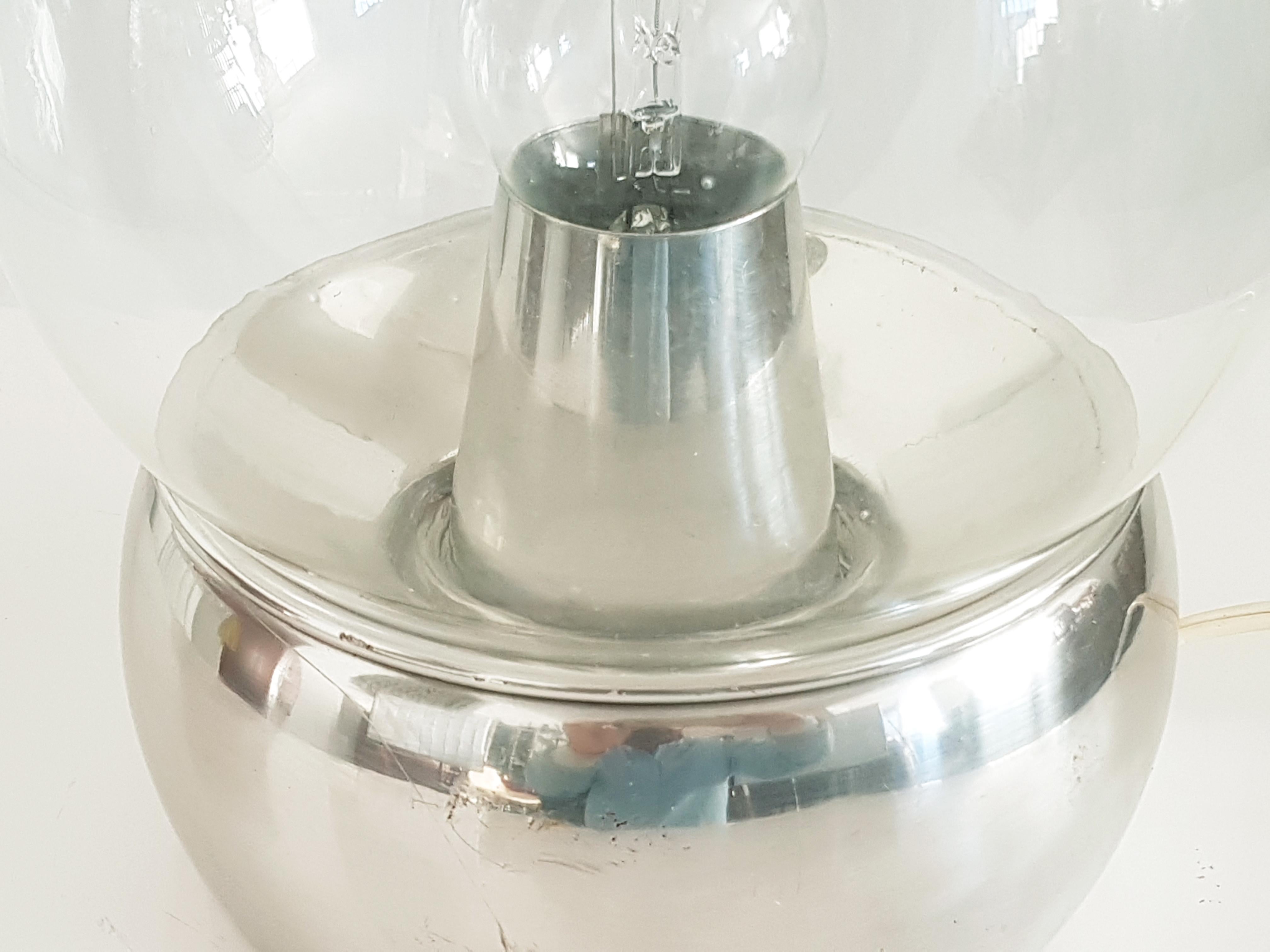 Lámpara de sobremesa Vieste de aluminio anodizado y cristal transparente de los años 70, por Studio G.P.A. Monti Era espacial en venta