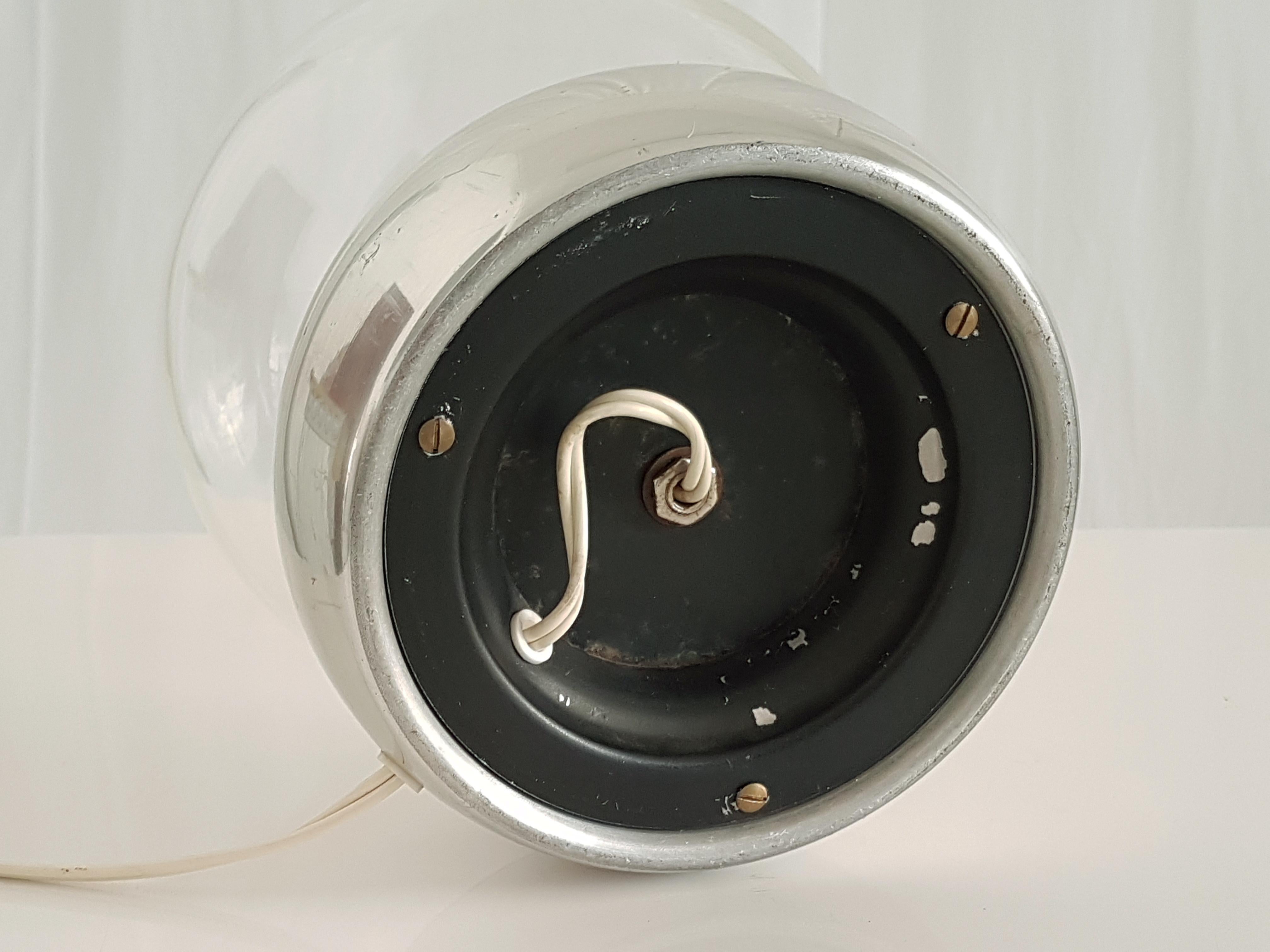 italien Lampe de table Vieste des années 1970 en aluminium anodisé et verre transparent du Studio G.P.A. Monti en vente