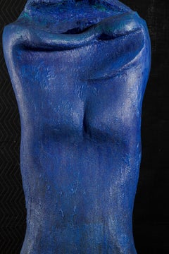 Anomaly III MOTHER - Sculpture monumentale en béton de Dylan Myers