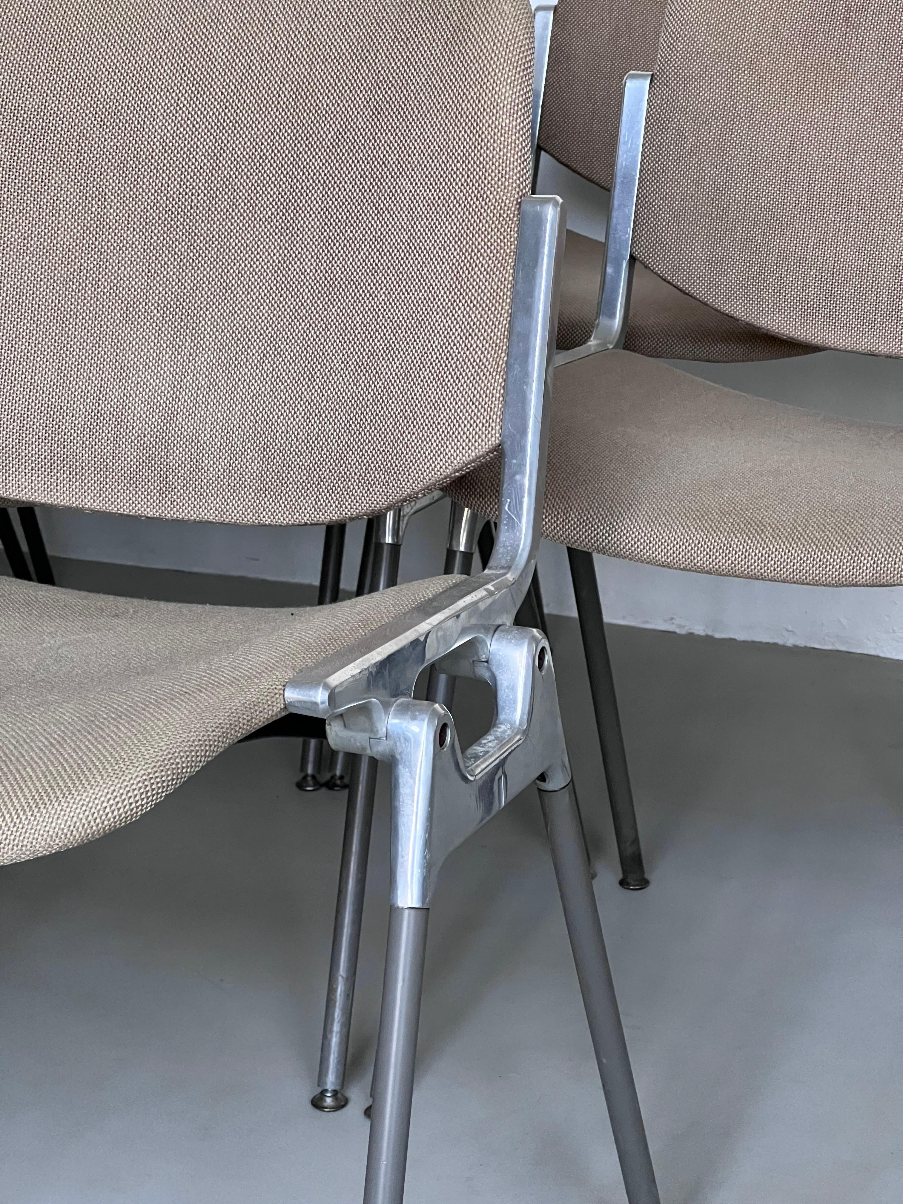 10 Esszimmerstühle aus den 70er Jahren - Italian Design - Timeless chair  im Angebot 4