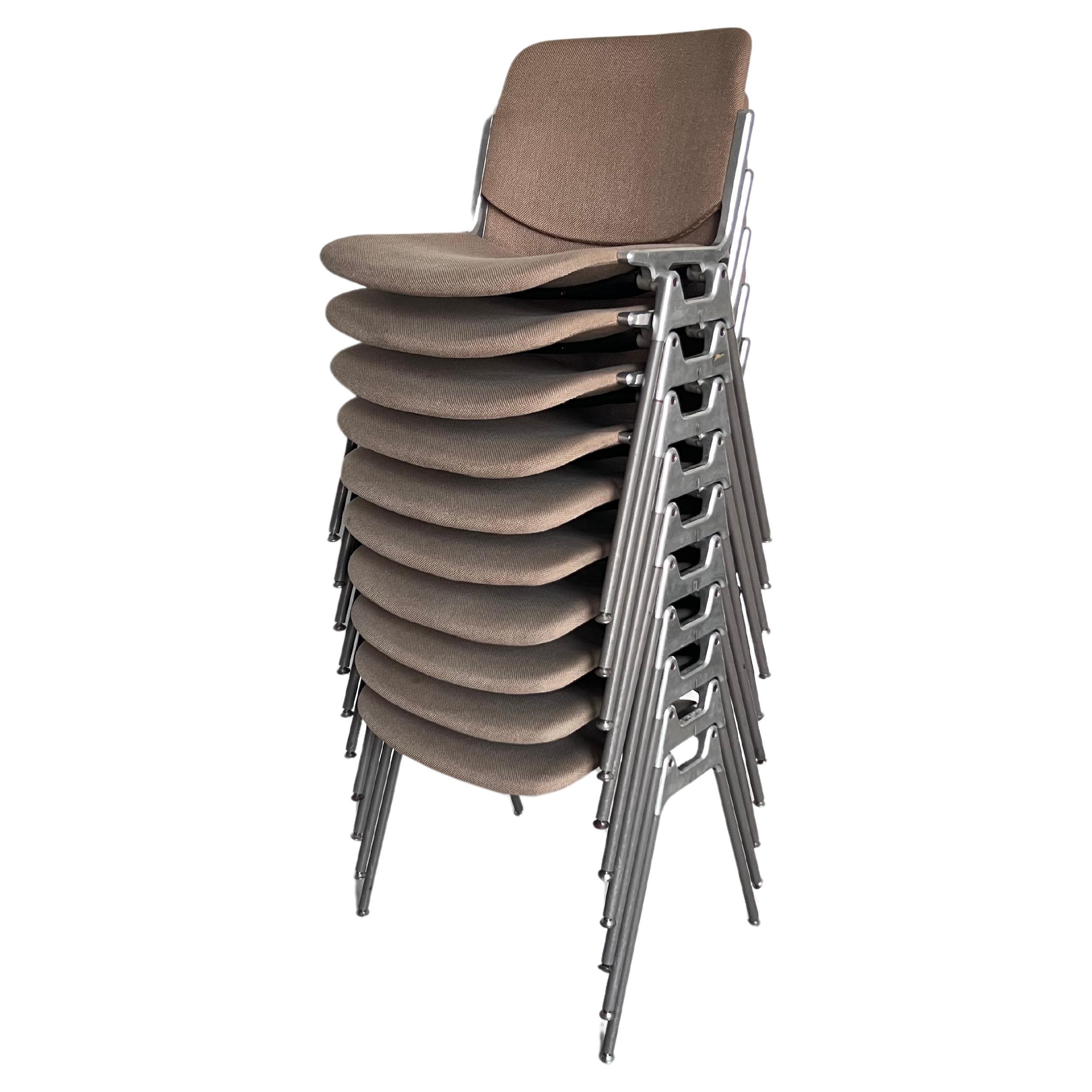 10 Esszimmerstühle aus den 70er Jahren - Italian Design - Timeless chair  im Angebot