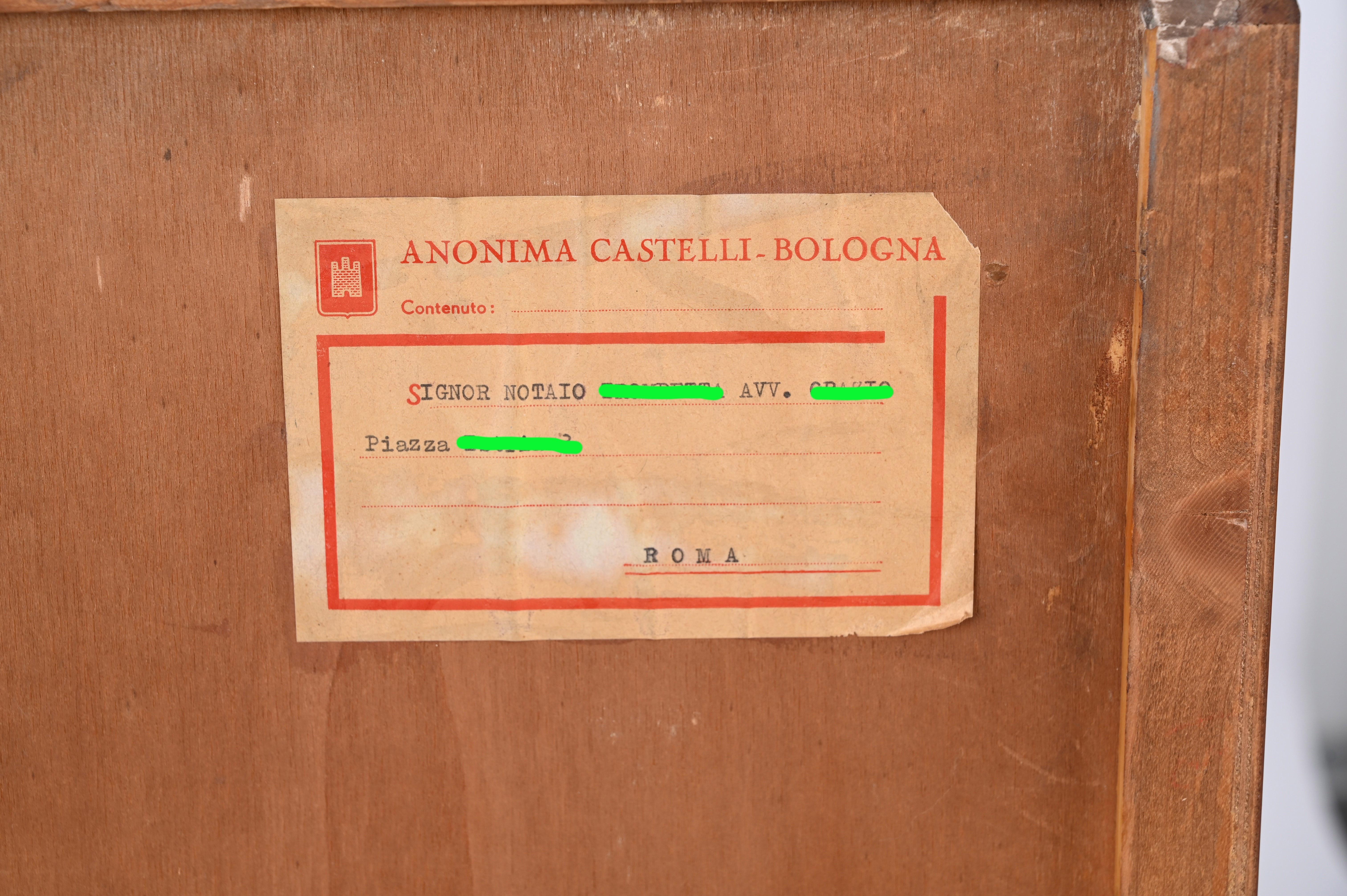 Vitrine italienne Anonima Castelli en noyer et métal doré, Italie années 1950 en vente 10