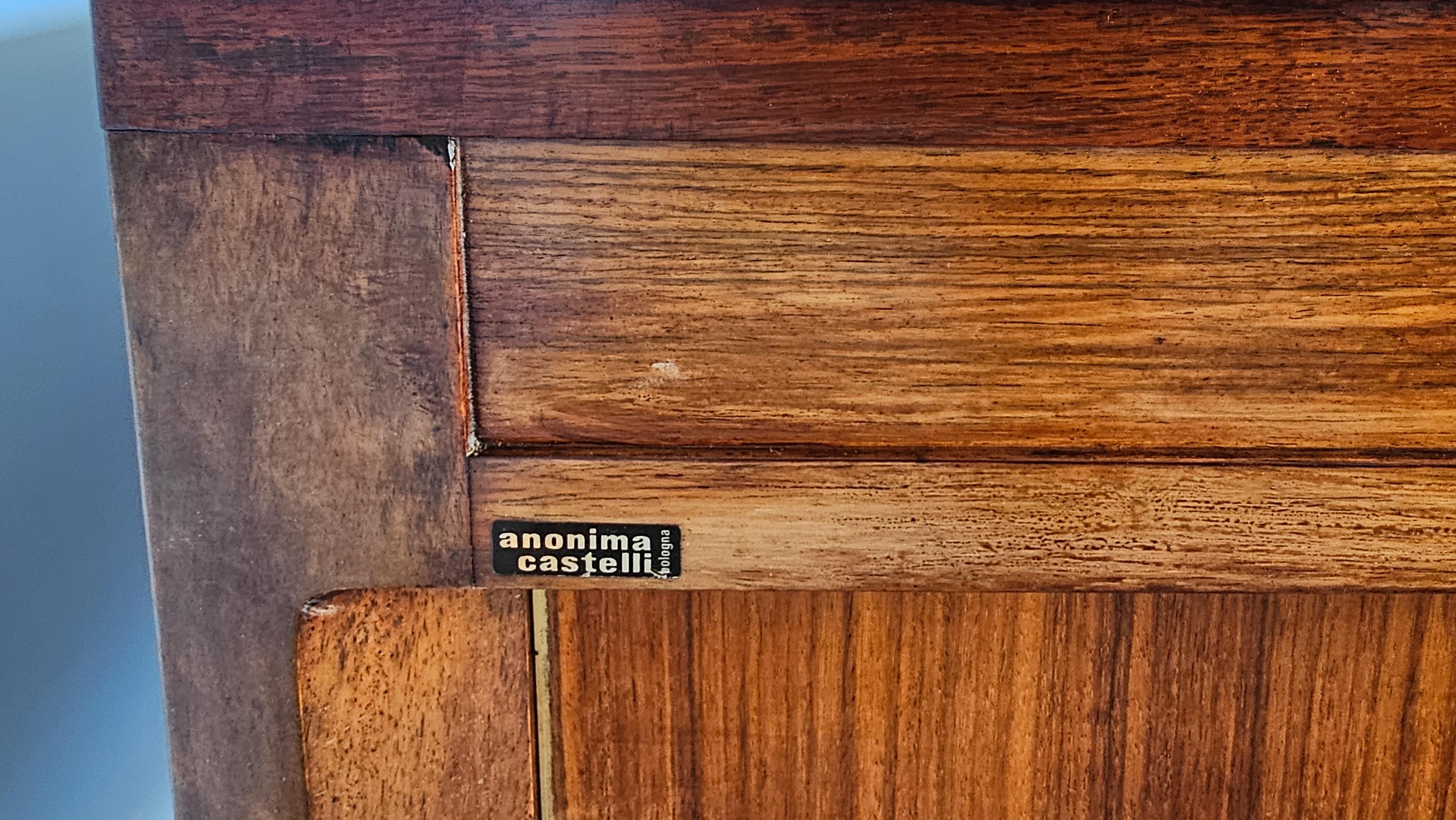 Anonima Castelli Palisander-Holz-Schreibtisch mit elegantem Metalleinsatzgriff aus Metall, 1970er Jahre im Angebot 2
