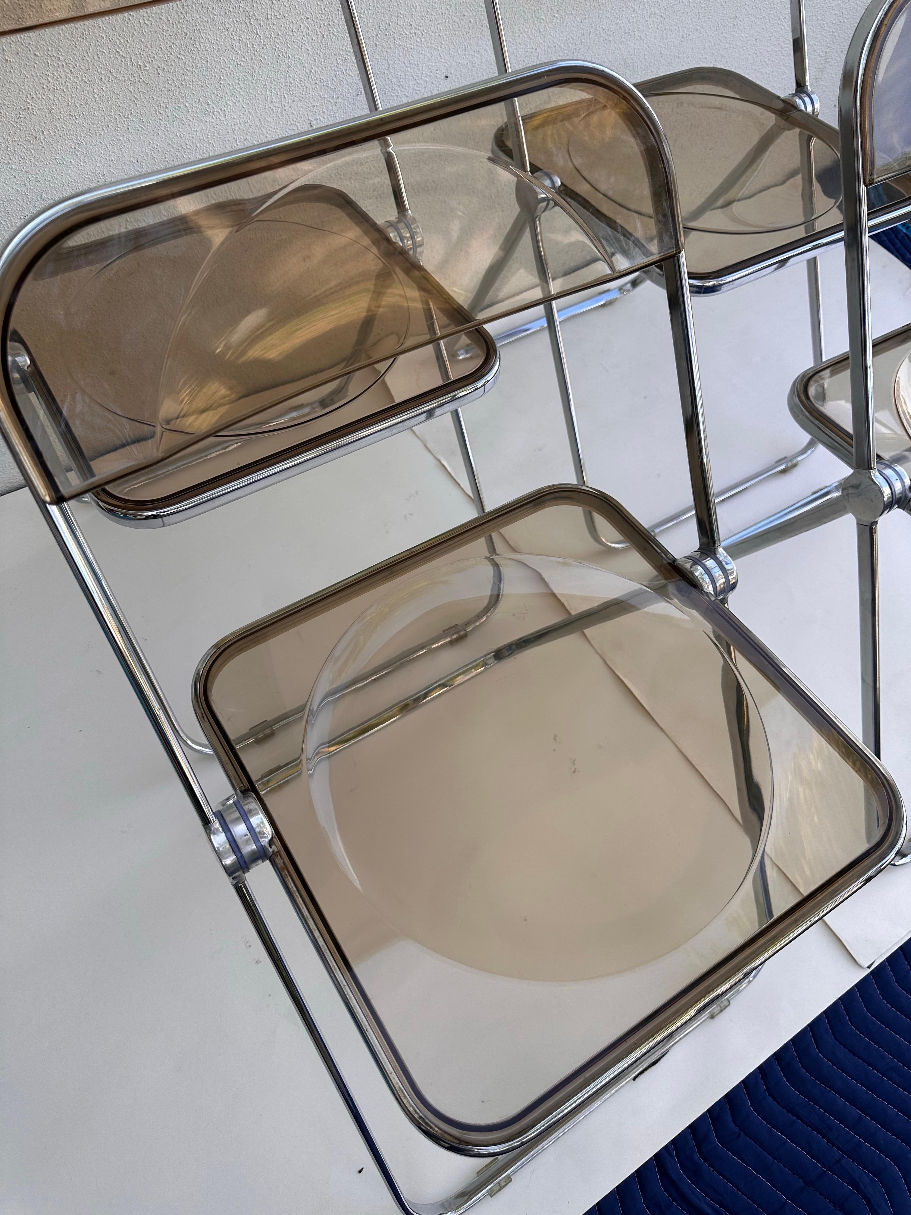 Anonima Castelli Plia Sedie Foldes Giancarlo Piretti Colore Lucite fumé set 4 In condizioni buone in vendita a Lake Worth, FL