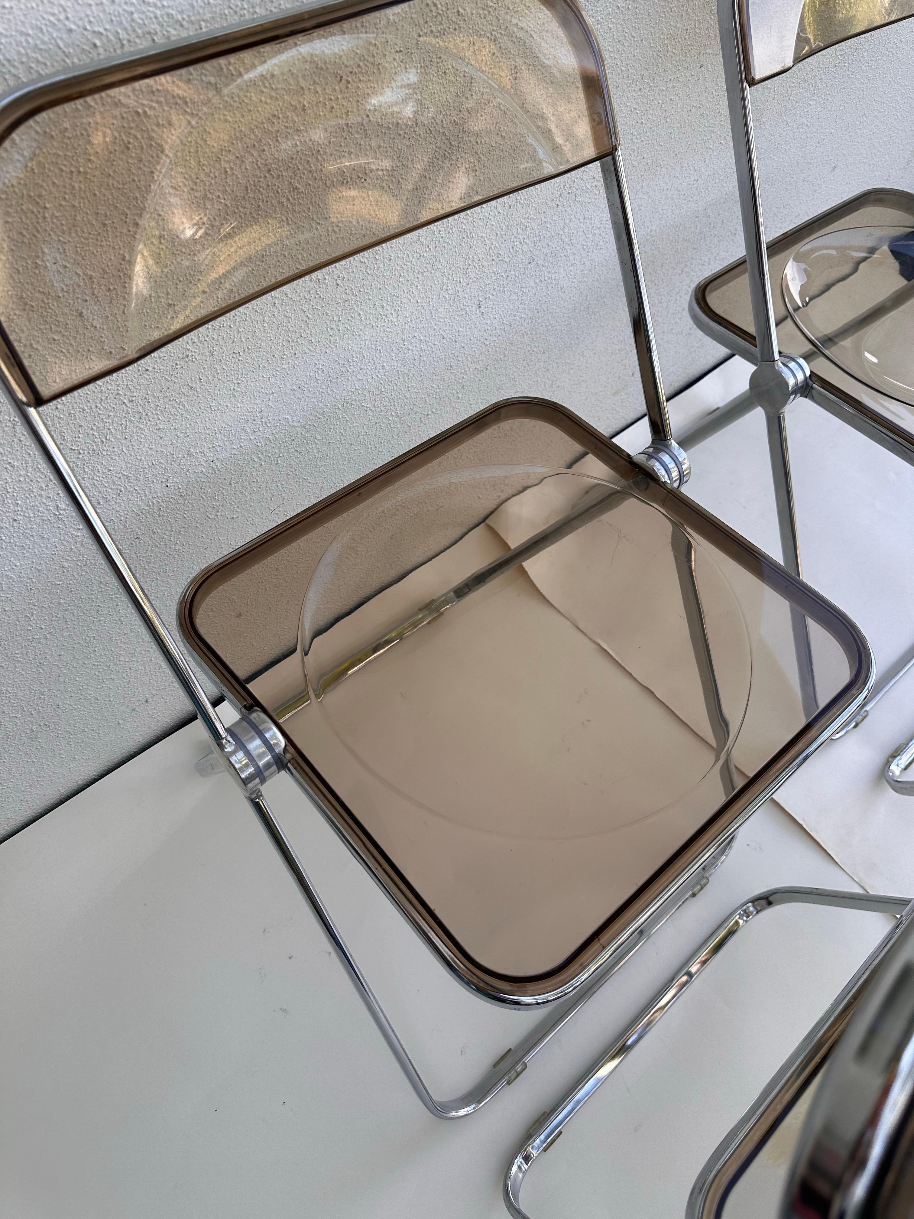 XX secolo Anonima Castelli Plia Sedie Foldes Giancarlo Piretti Colore Lucite fumé set 4 in vendita