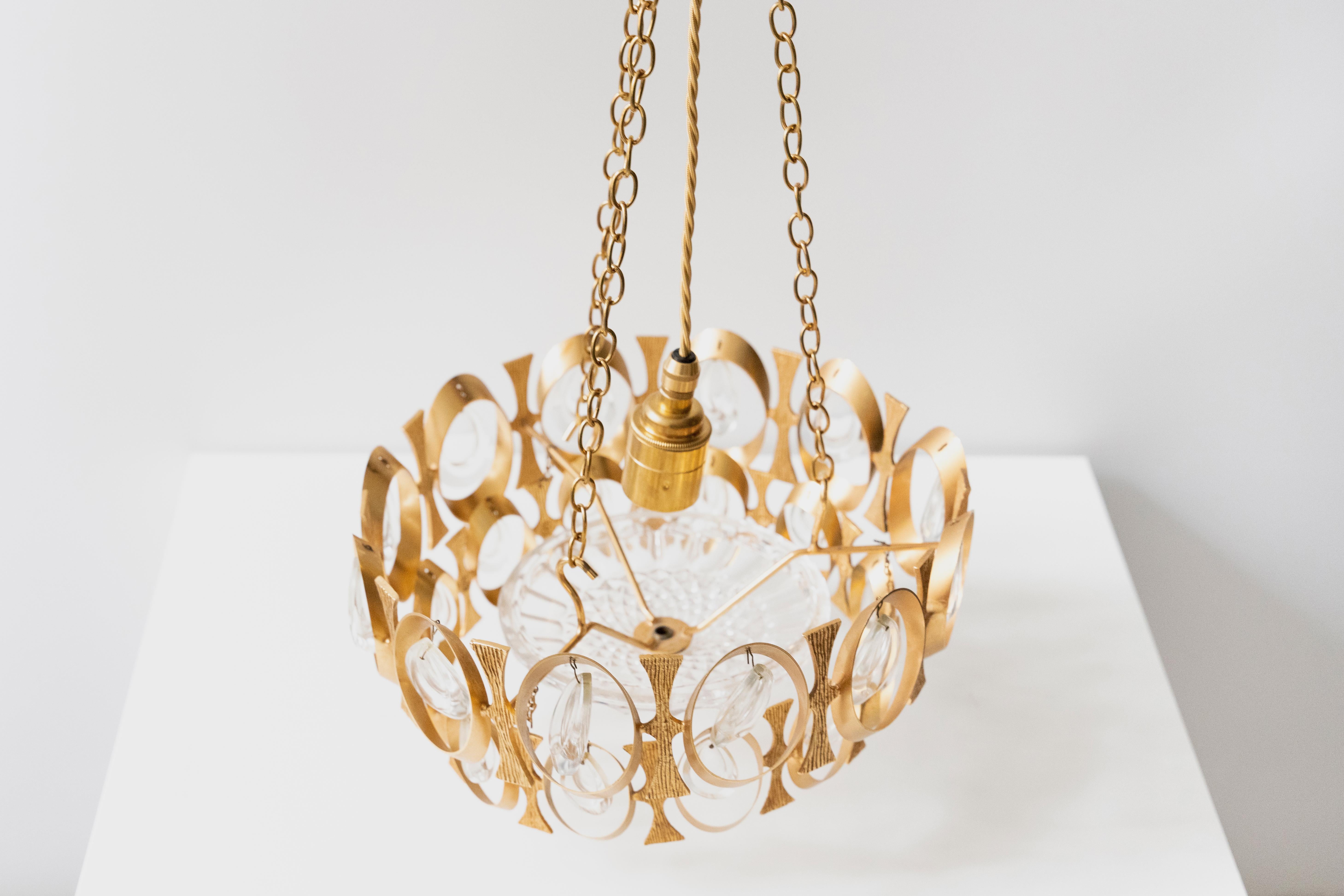Unique 20th Century Chandelier in Gilded Metal and Glass, French Design For Sale 1