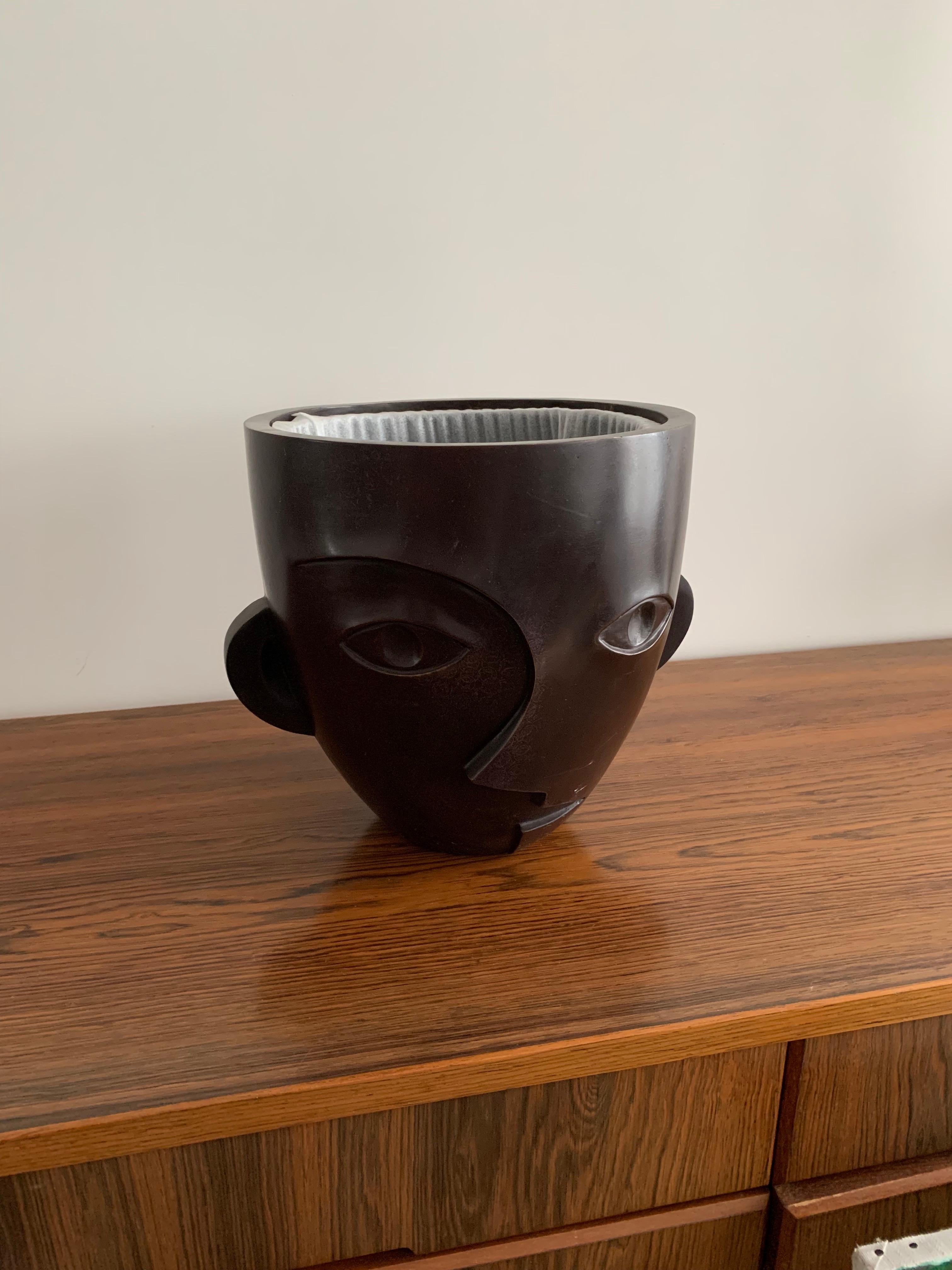 Anonymous Bronze Planter Pot Figuring a Asymmetric Face Brown Patina France 1980 In Good Condition For Sale In Paris, FR