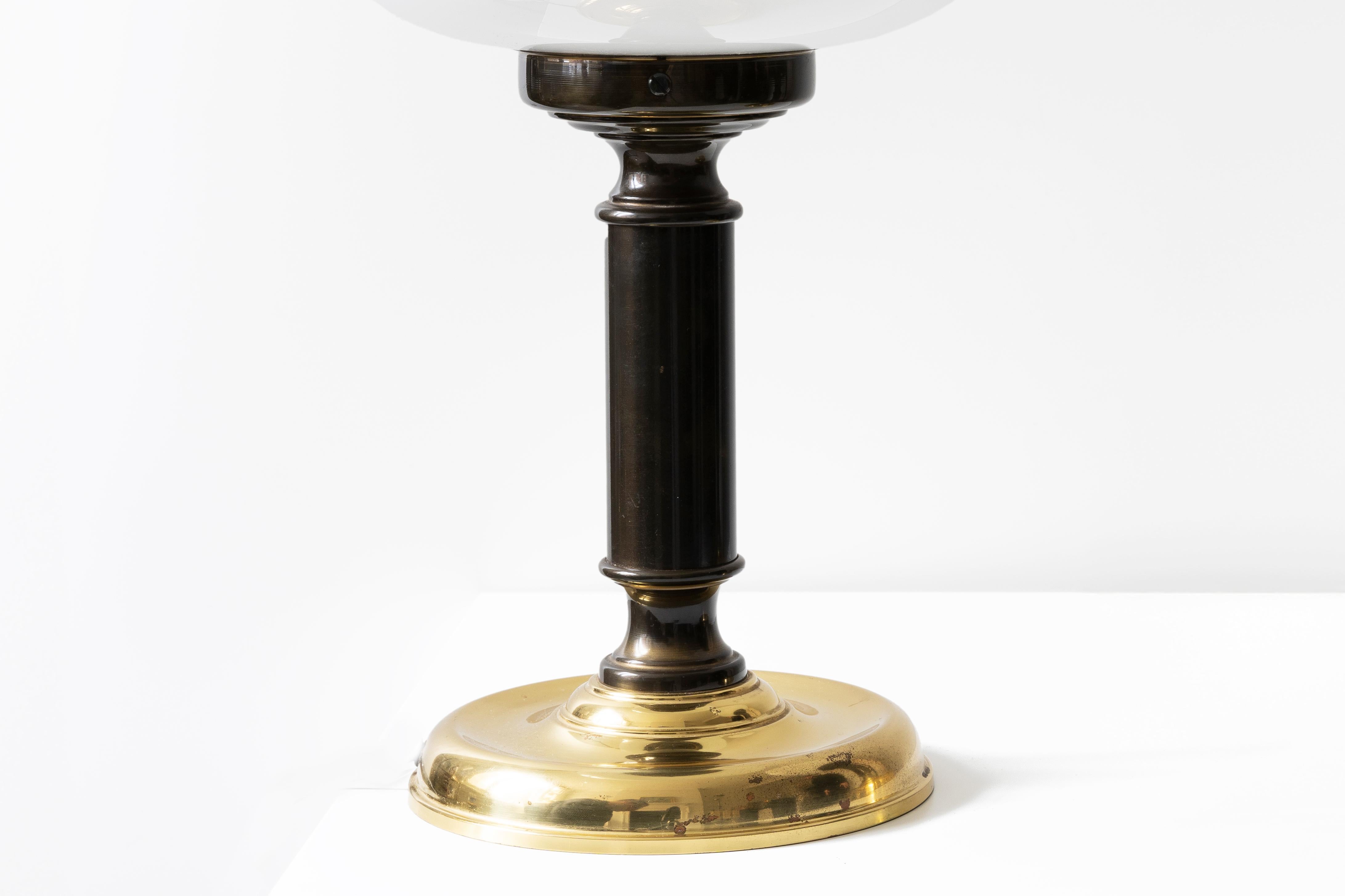 Pair of Vintage Rounded Table lamps in White Opaline and Brown&Gold Metal, 1980s For Sale 4
