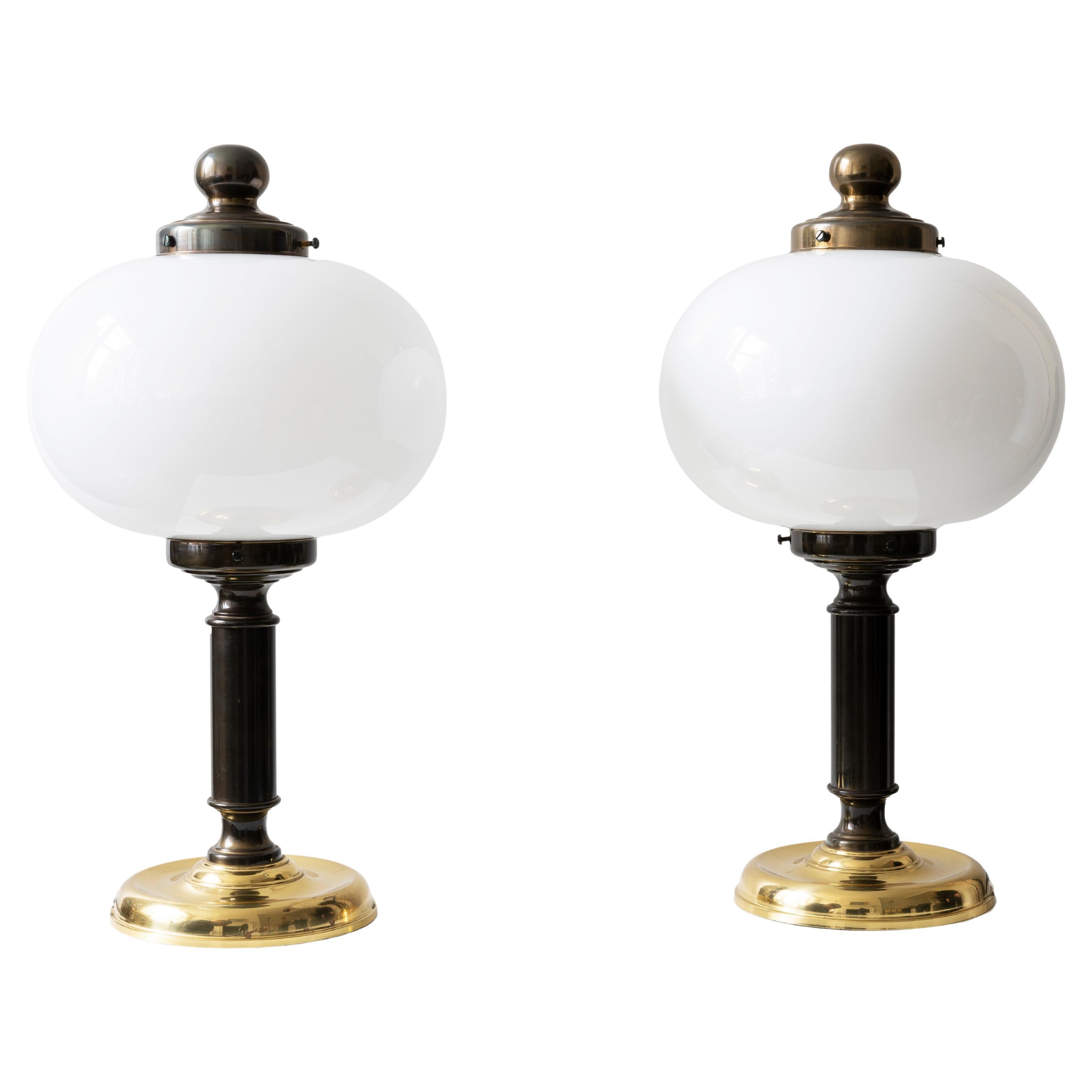 Pair of Vintage Rounded Table lamps in White Opaline and Brown&Gold Metal, 1980s For Sale