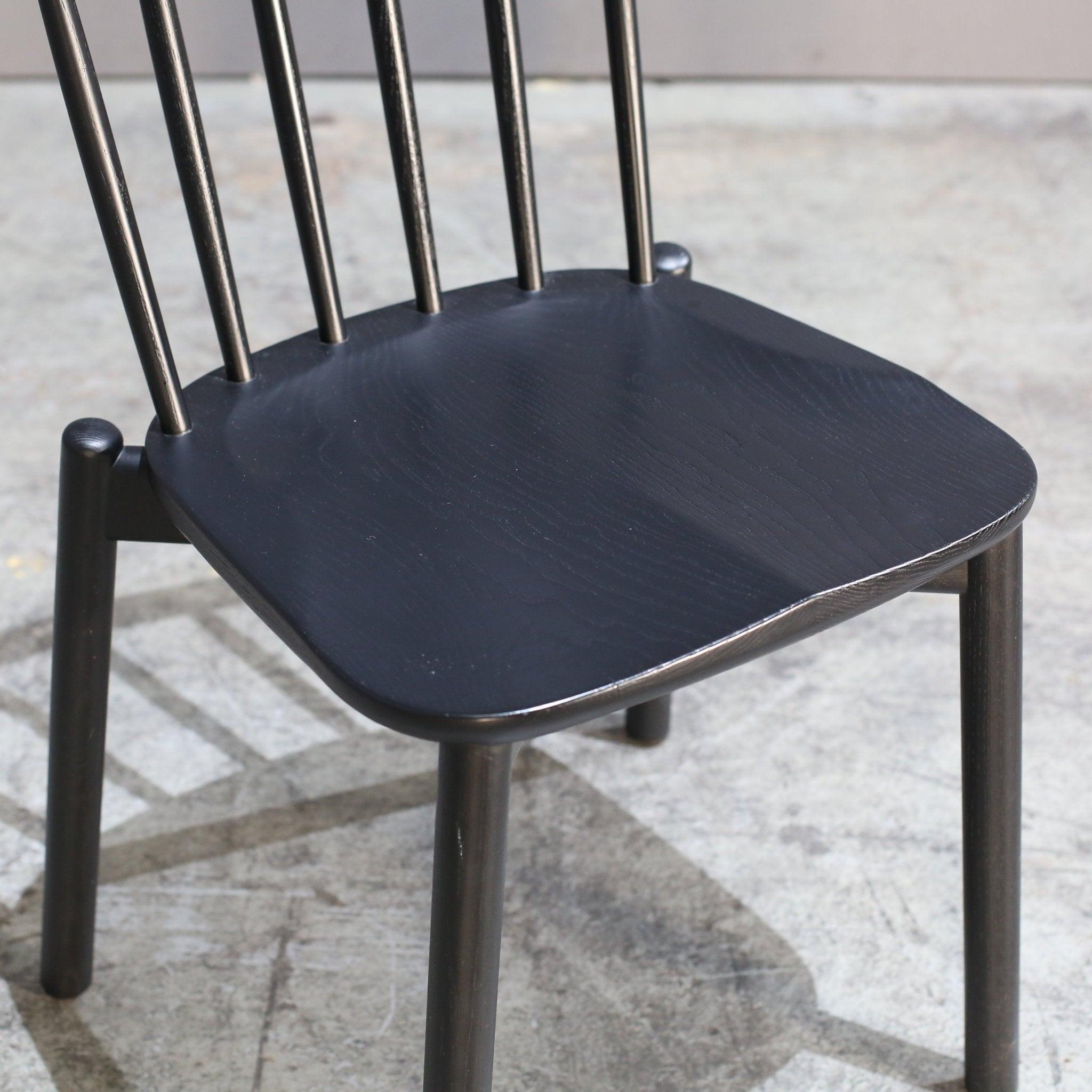 Minimaliste Une autre chaise d'appoint Country Hardy de David Irwin en vente