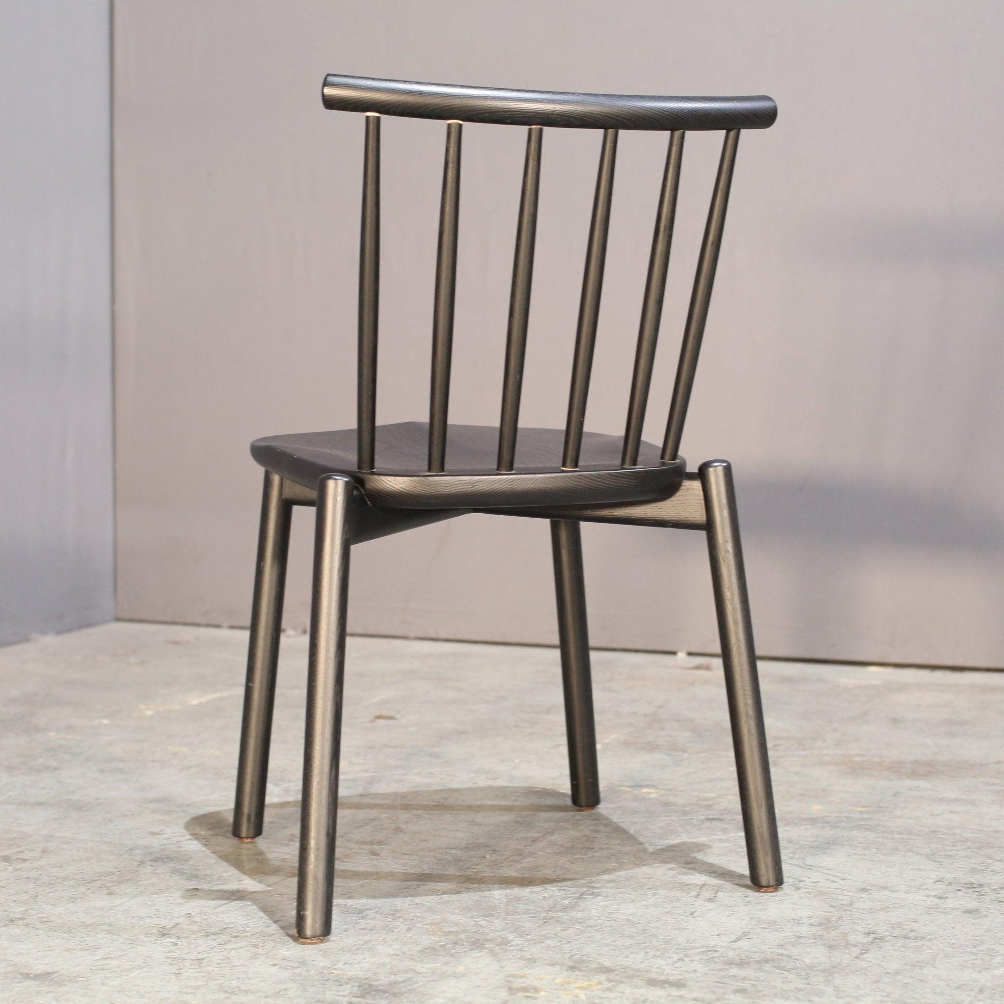 Une autre chaise d'appoint Country Hardy de David Irwin en vente 1