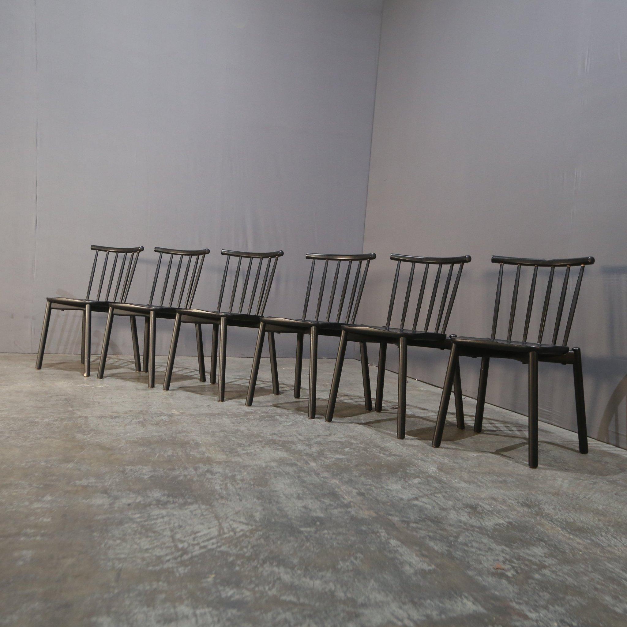 Ti presentiamo la sedia Hardy Side Chair di Another Country, un'aggiunta straordinaria a qualsiasi collezione di mobili di lusso. Realizzata con la massima attenzione ai dettagli, questa sedia presenta un design elegante e moderno che eleverà lo