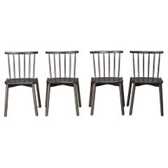 Sillas auxiliares de madera