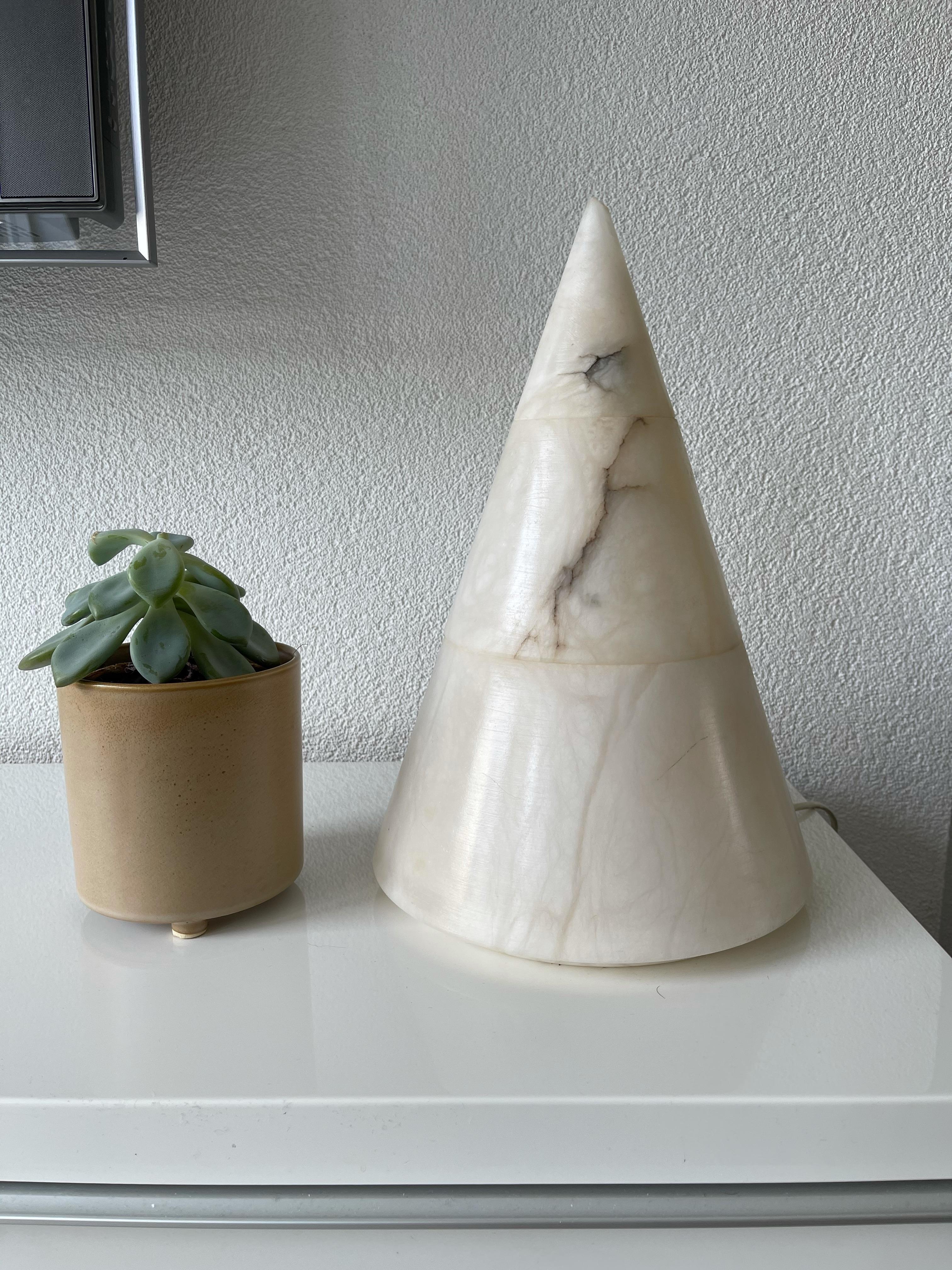 Another Mid-Century Modern Alabaster Pyramid Design and Conical Shape Table Lamp For Sale 8