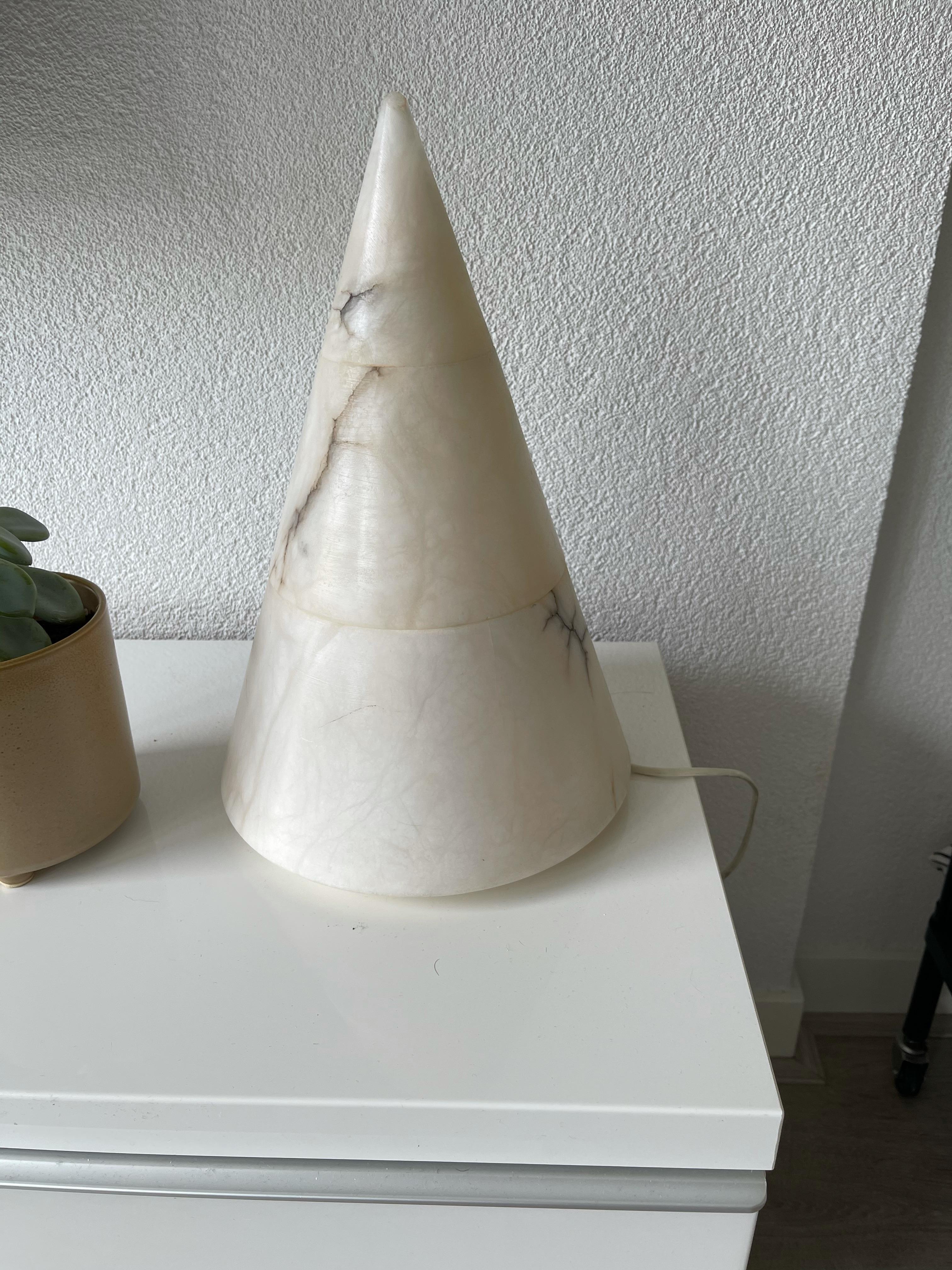 Another Mid-Century Modern Alabaster Pyramid Design and Conical Shape Table Lamp For Sale 9