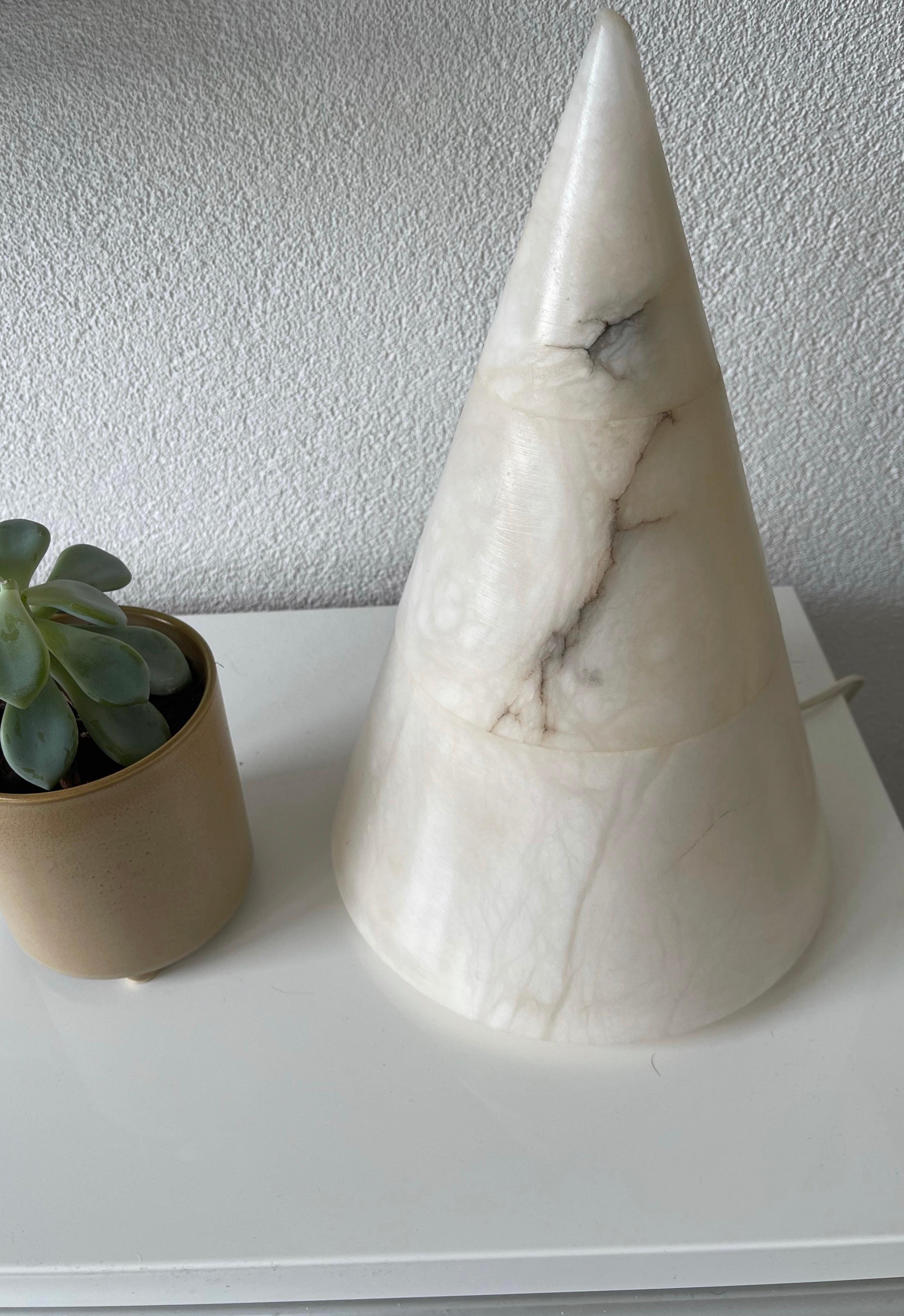 Another Mid-Century Modern Alabaster Pyramid Design and Conical Shape Table Lamp For Sale 11