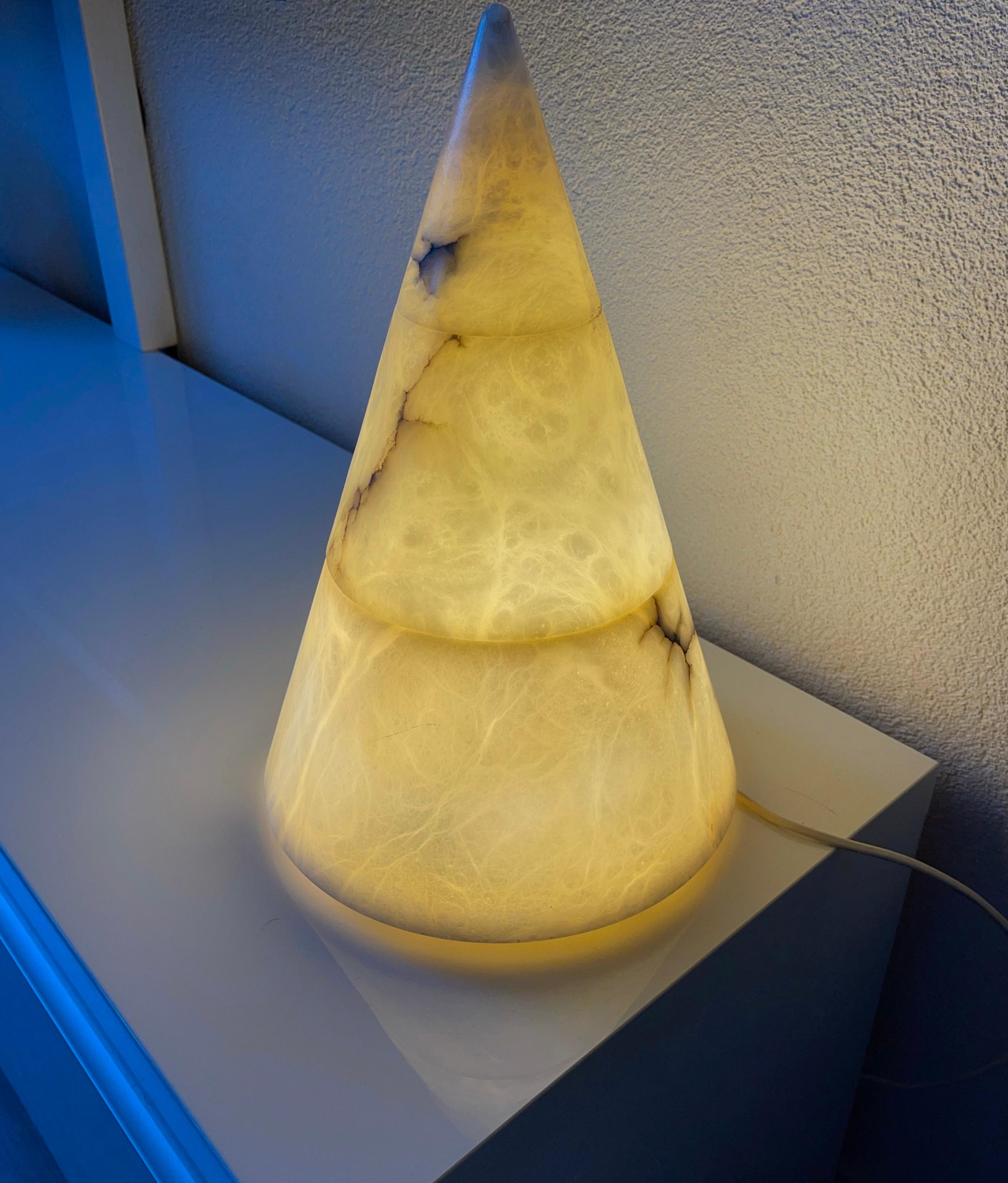 Hand-Crafted Another Mid-Century Modern Alabaster Pyramid Design and Conical Shape Table Lamp For Sale