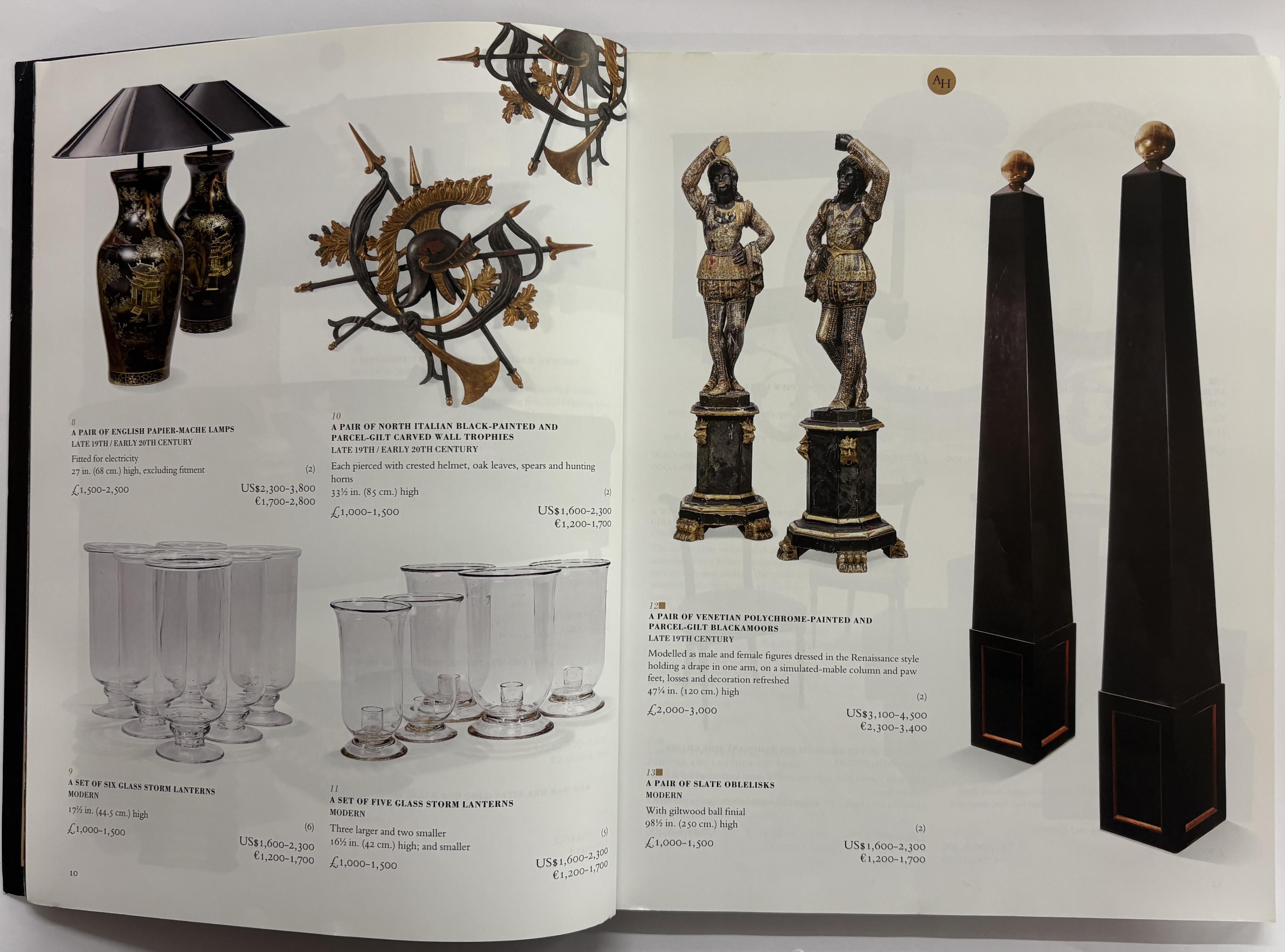 Catalogue de vente aux enchères à couverture souple de Christie's pour le 17 janvier 2012.
Avec plus de 350 lots, la vente promet d'offrir des opportunités d'enchères aux collectionneurs de tous niveaux, avec des estimations pour des lots