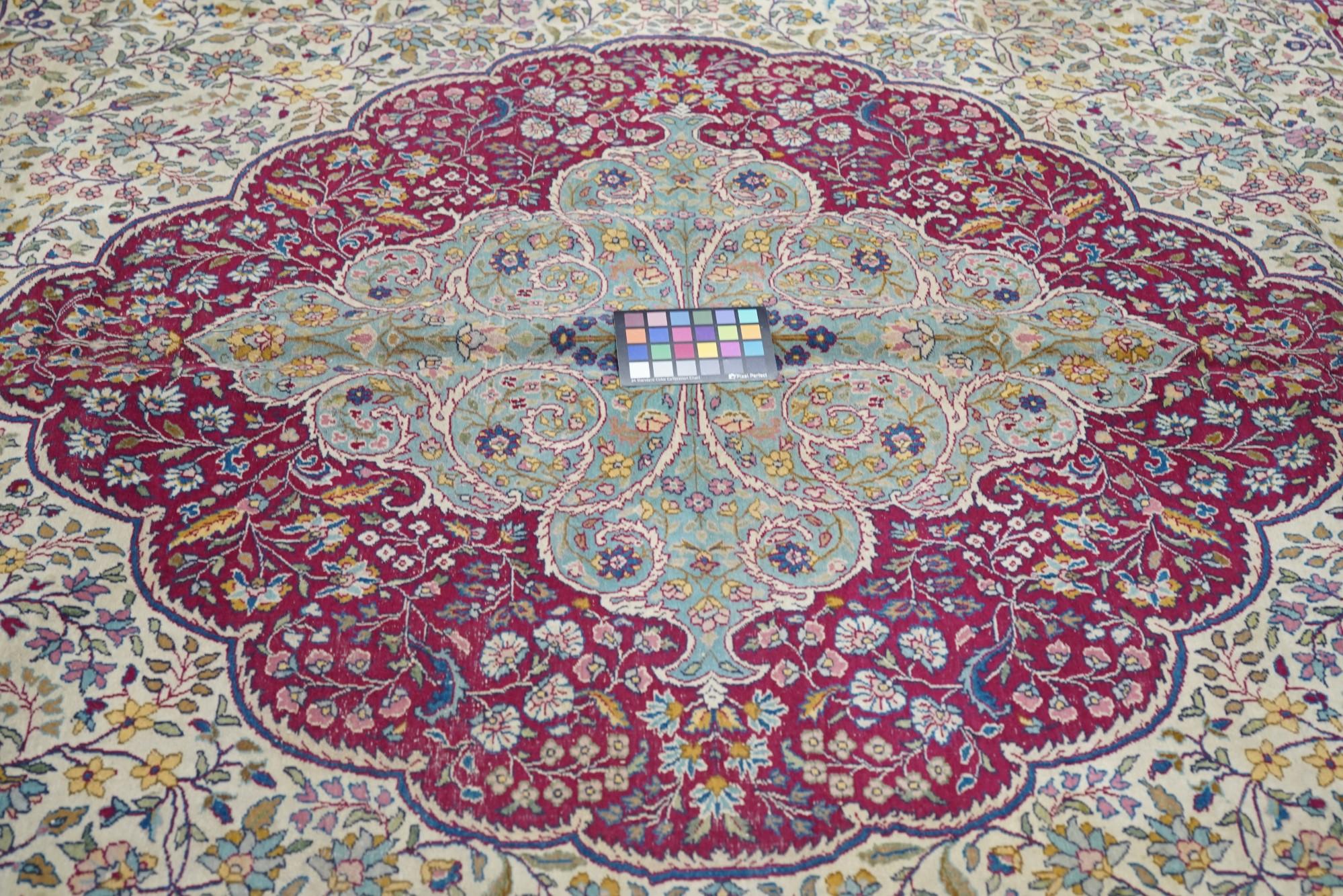 Antique Kerman Rug 9'1'' x 12'0'' For Sale 2