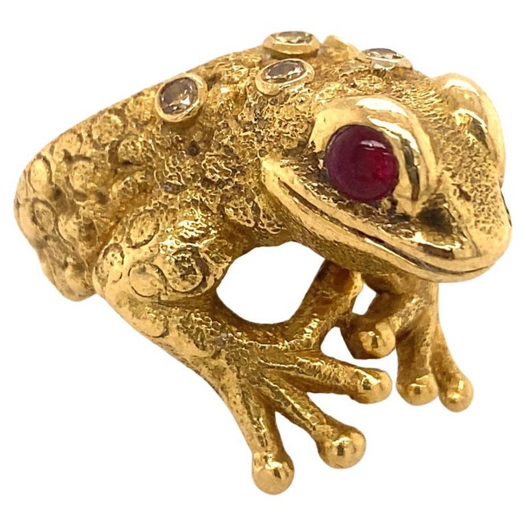 Anreas Von Zadora Frog Diamond Ruby Eye 18K Gold Ring For Sale at 1stDibs