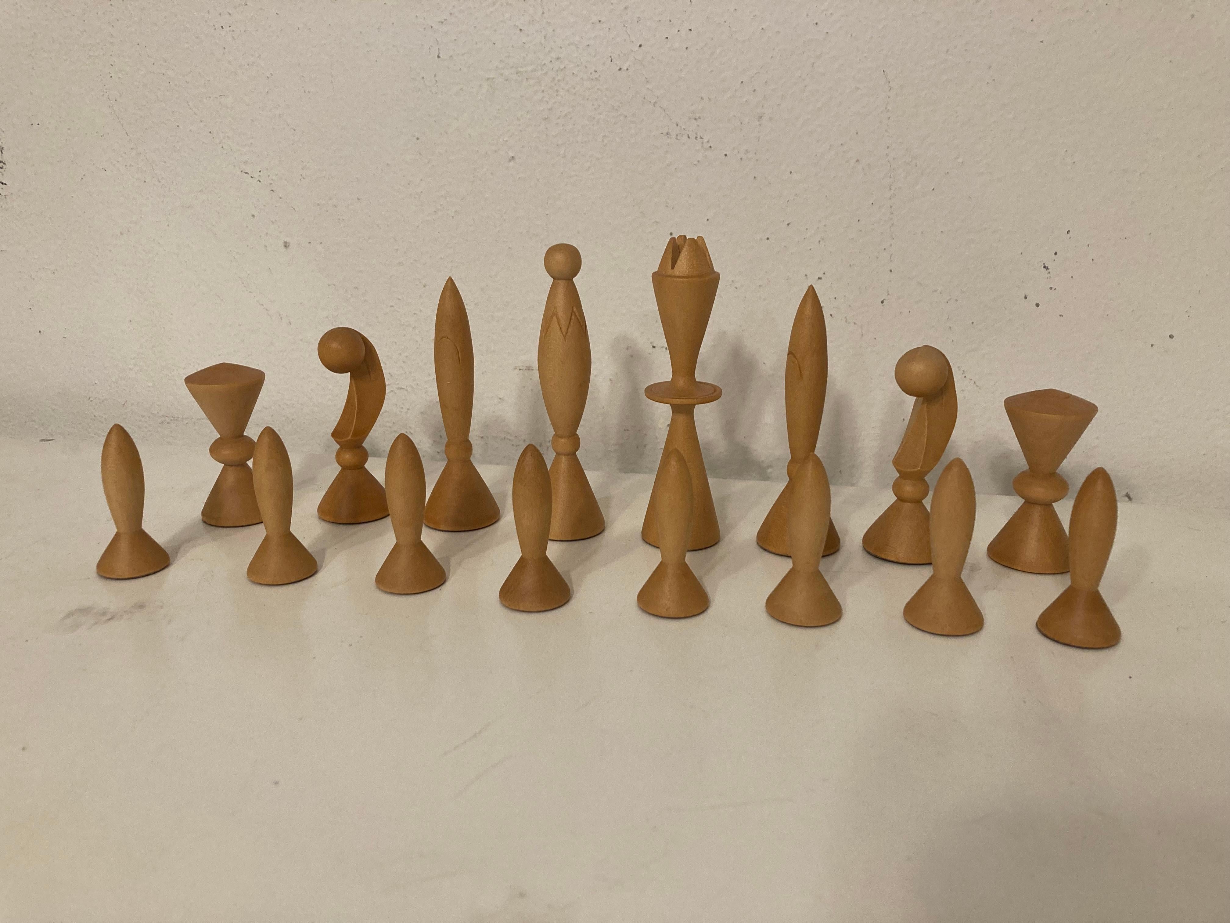 ANRI Space Age Chess Set Designed by Elliott, Walnut, Maple 1950 Italy, No Board In Good Condition For Sale In Miami, FL
