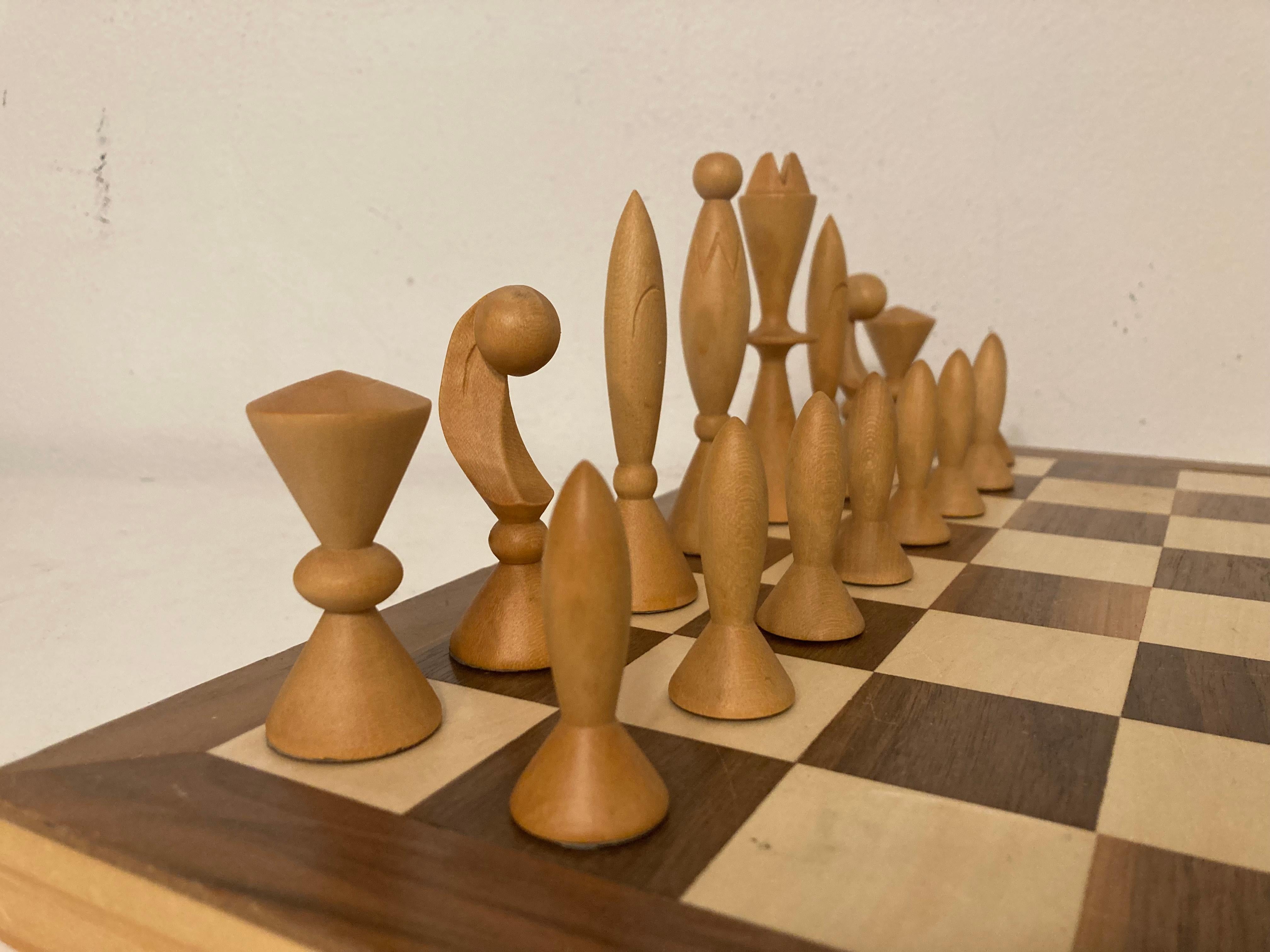 Mid-20th Century ANRI Space Age Chess Set Designed by Elliott, Walnut, Maple 1950 Italy, No Board For Sale
