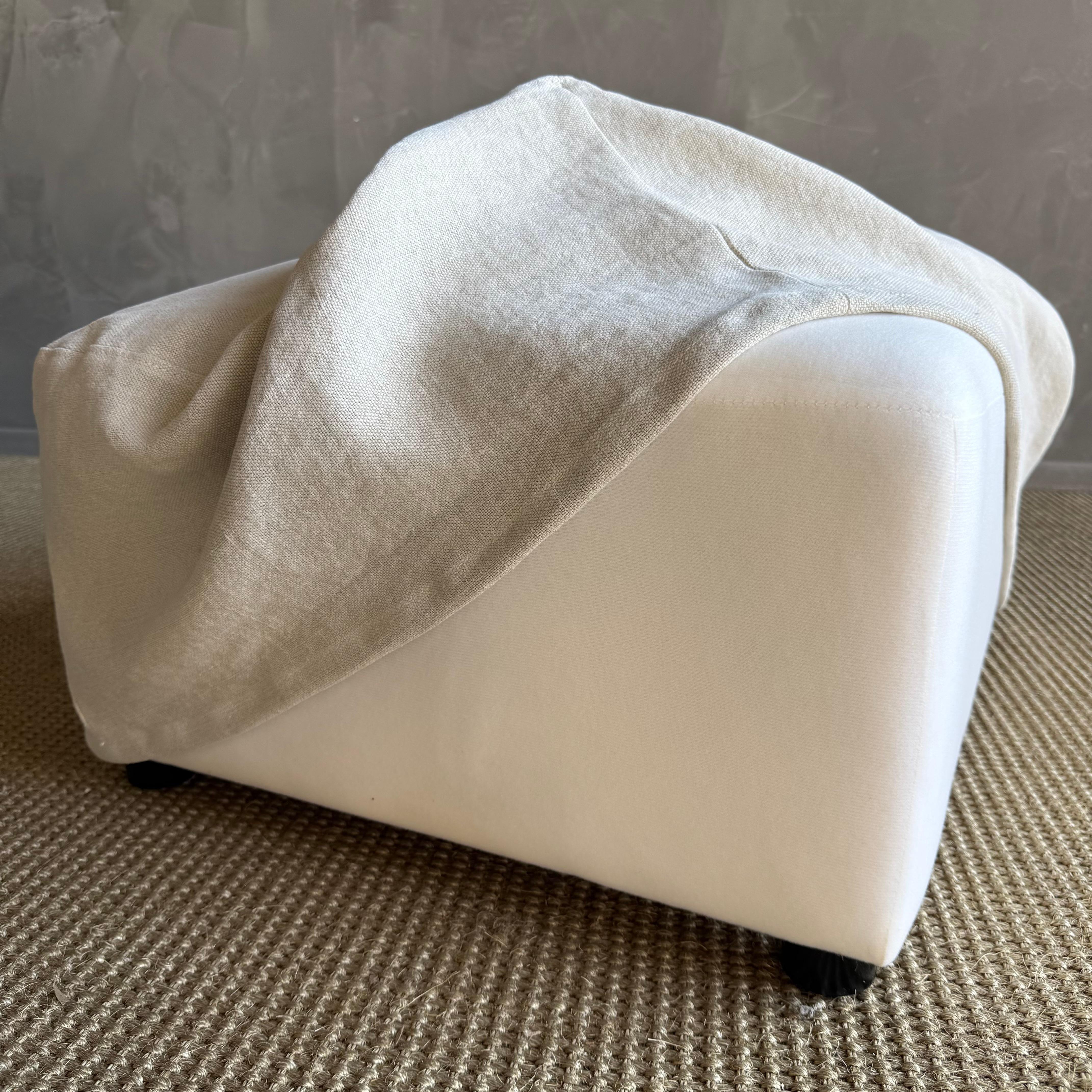 Ans Belgian Pouf Ottoman en vente 6