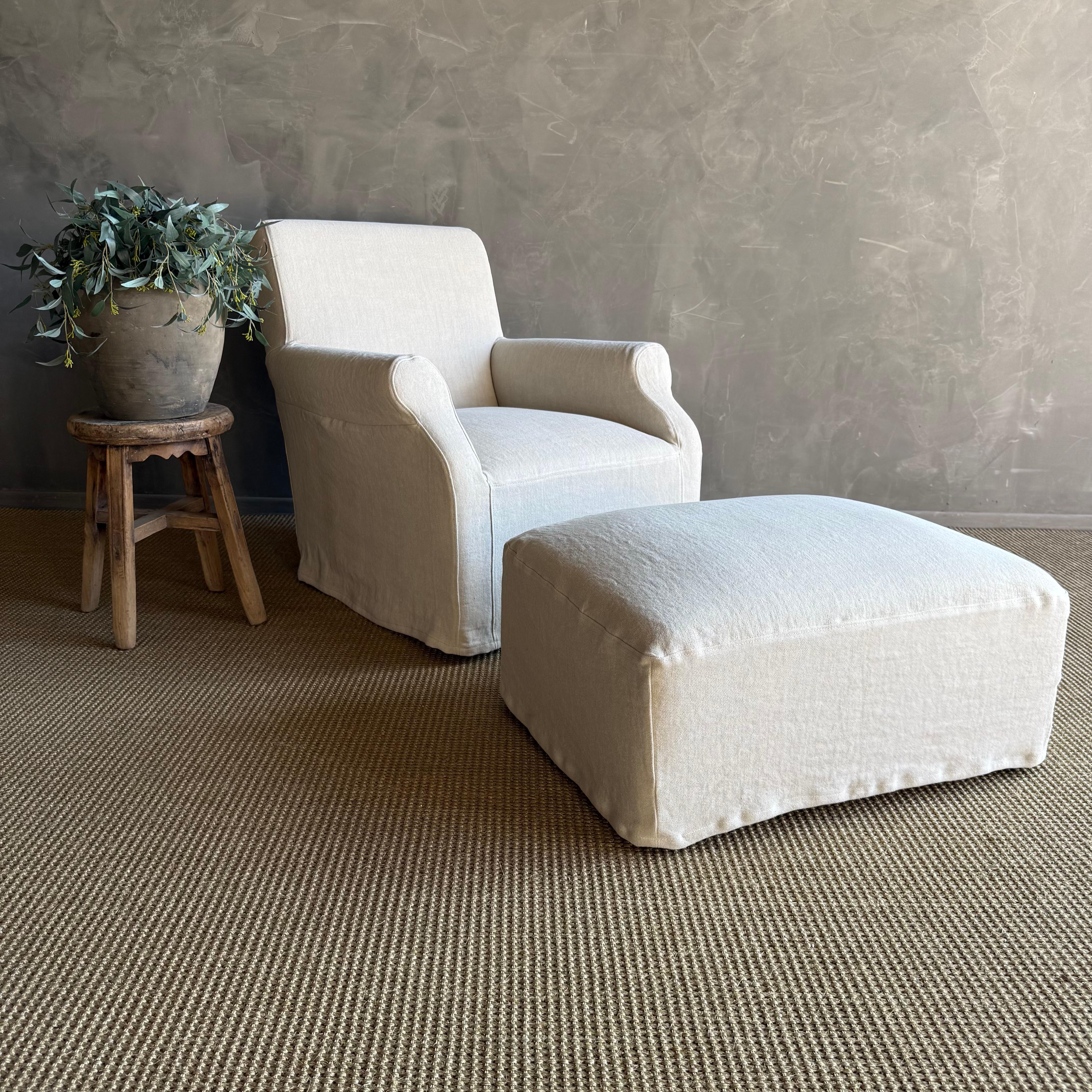 Ans Belgian Pouf Ottoman Neuf - En vente à Old Town Orange, CA