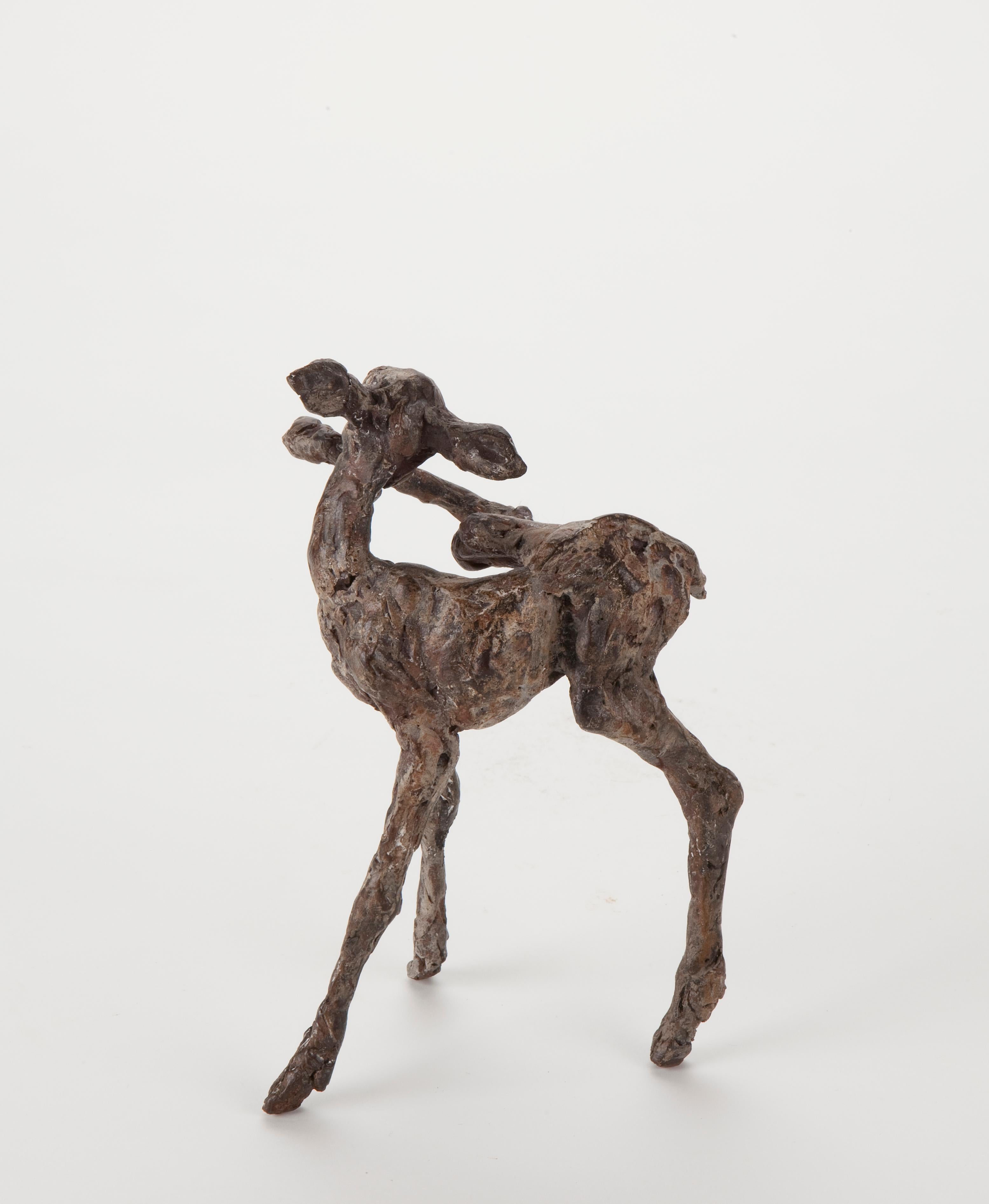 ''Baby Deer'' Contemporary Bronze Sculpture Portrait of a Baby Deer, Fawn - Gold Figurative Sculpture by Ans Zondag