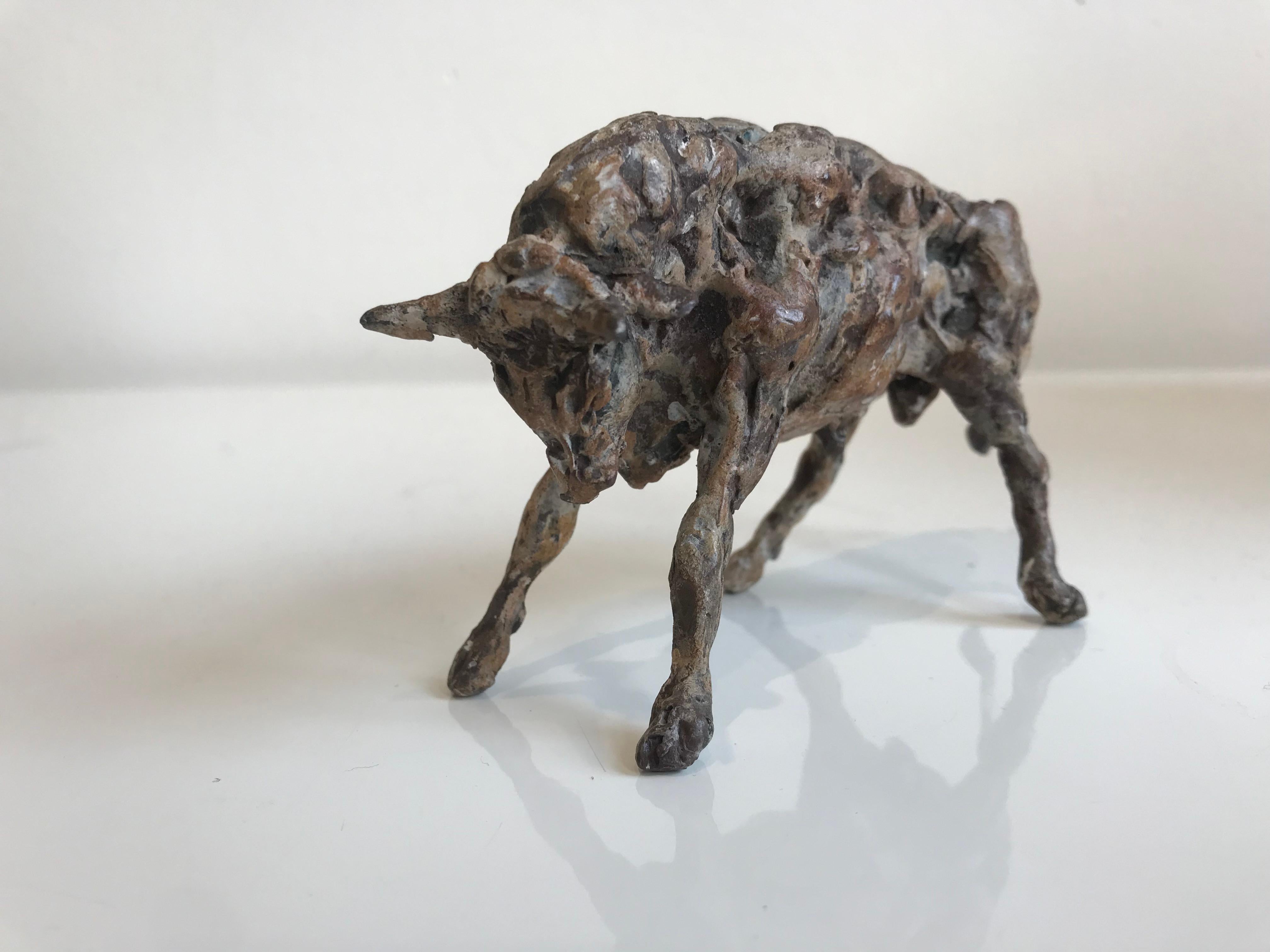 « Bull », sculpture contemporaine en bronze d'un taureau - Contemporain Sculpture par Ans Zondag
