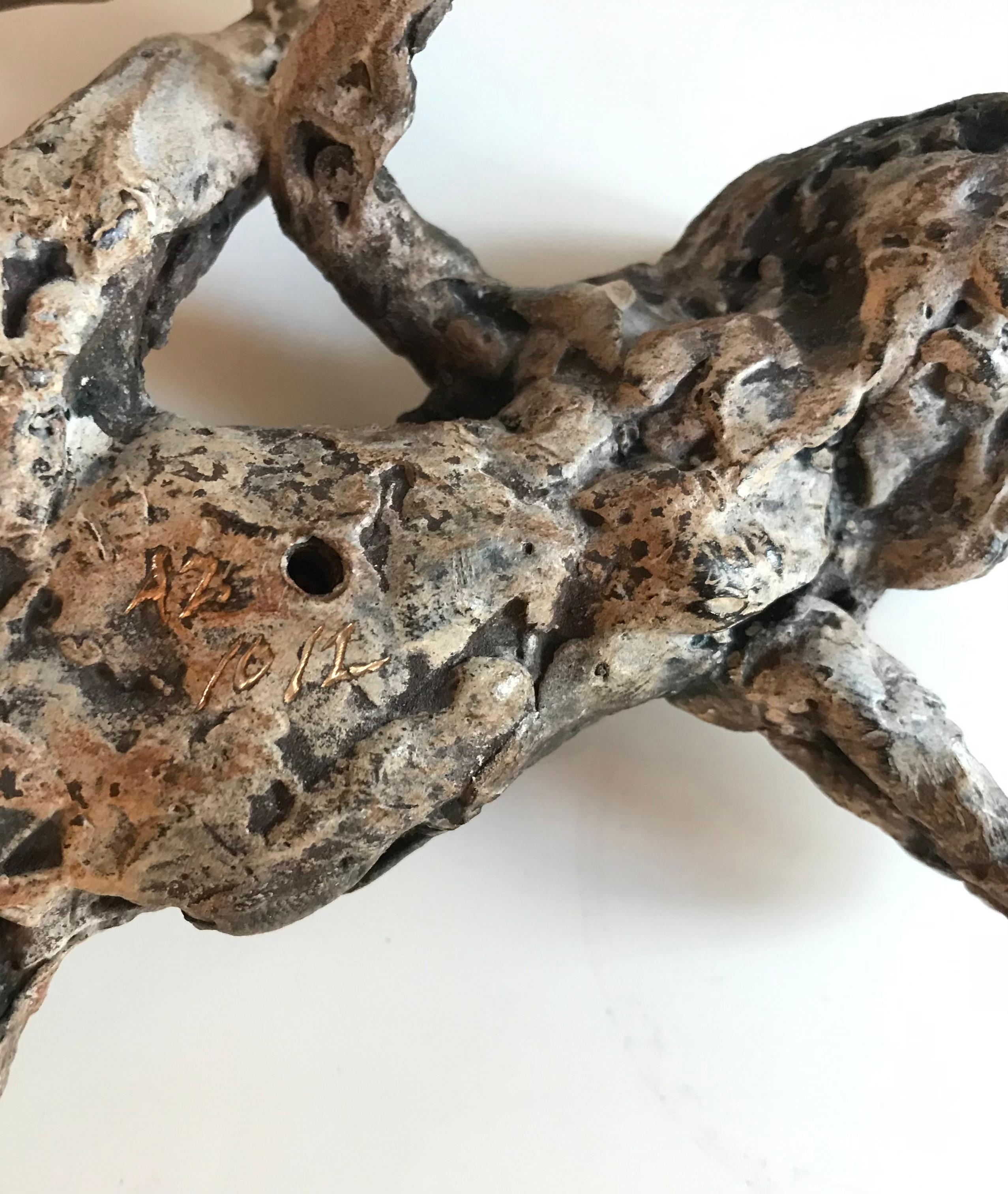 ''Grenouille rampante'', sculpture contemporaine en bronze Portrait d'une grenouille en vente 6
