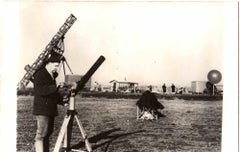 Spiegelporträt von Walter Lutz, deutscher meteorologischer Spezialist – Vintage-B/W-Foto von ANSA, 1970er Jahre