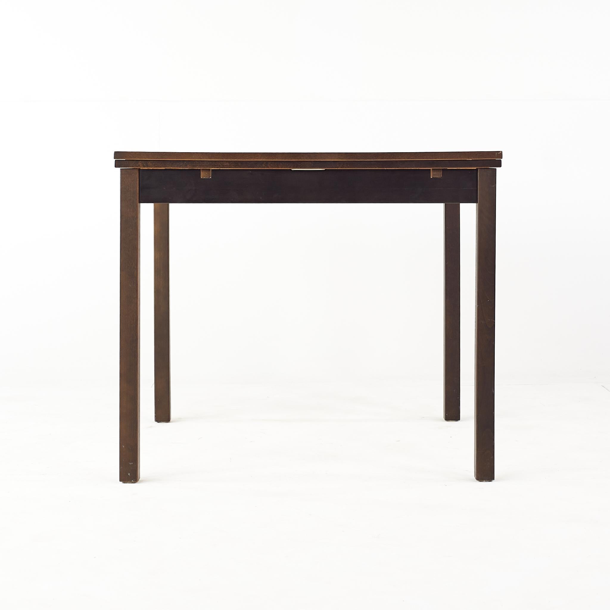 Ansager Mobler Mid-Century Danish Walnut Hidden Leaf Dining Table In Good Condition For Sale In Countryside, IL