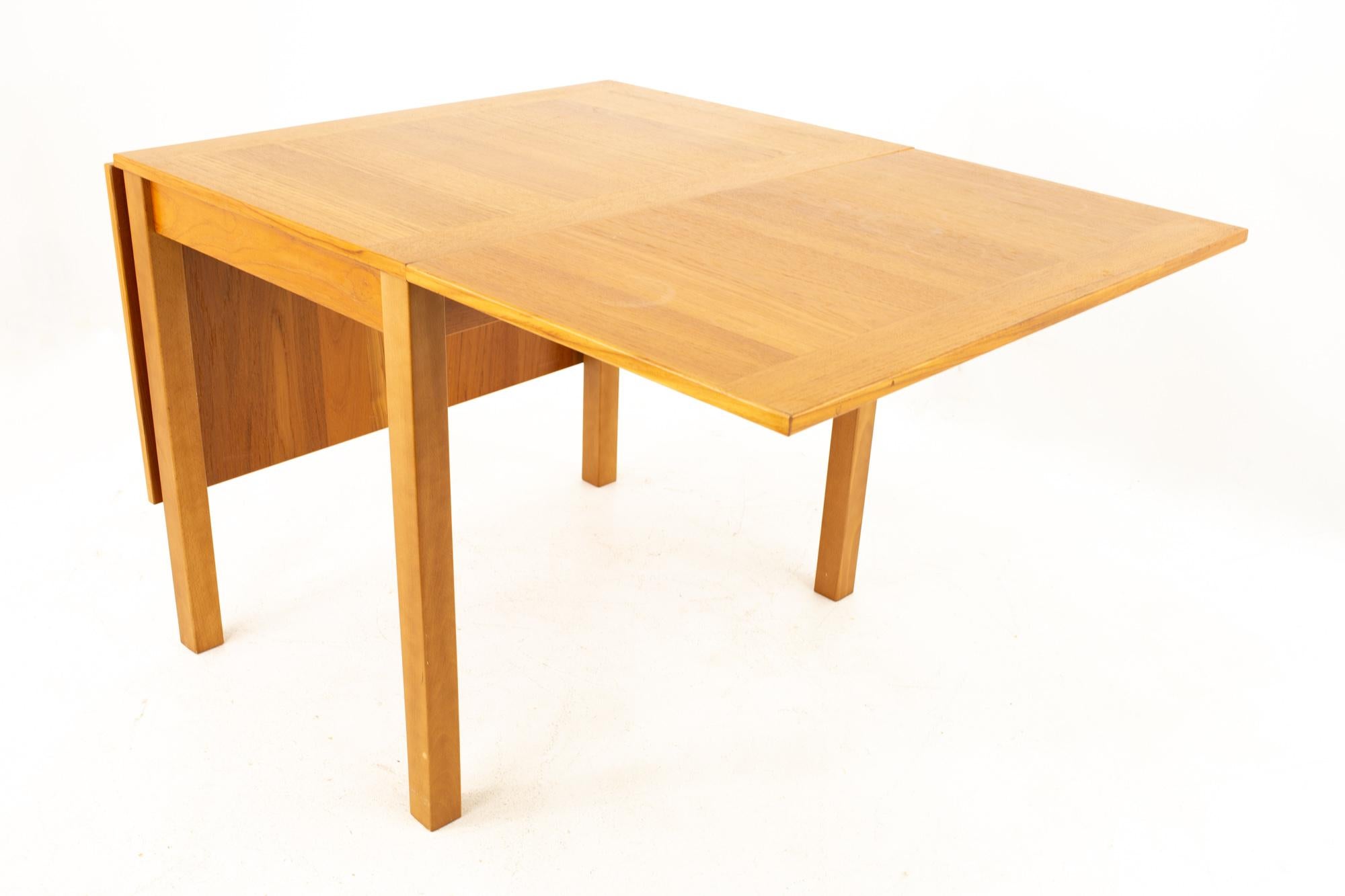 Ansager Mobler Mid Century Teak Drop Leaf Expanding Dining Table In Excellent Condition In Countryside, IL