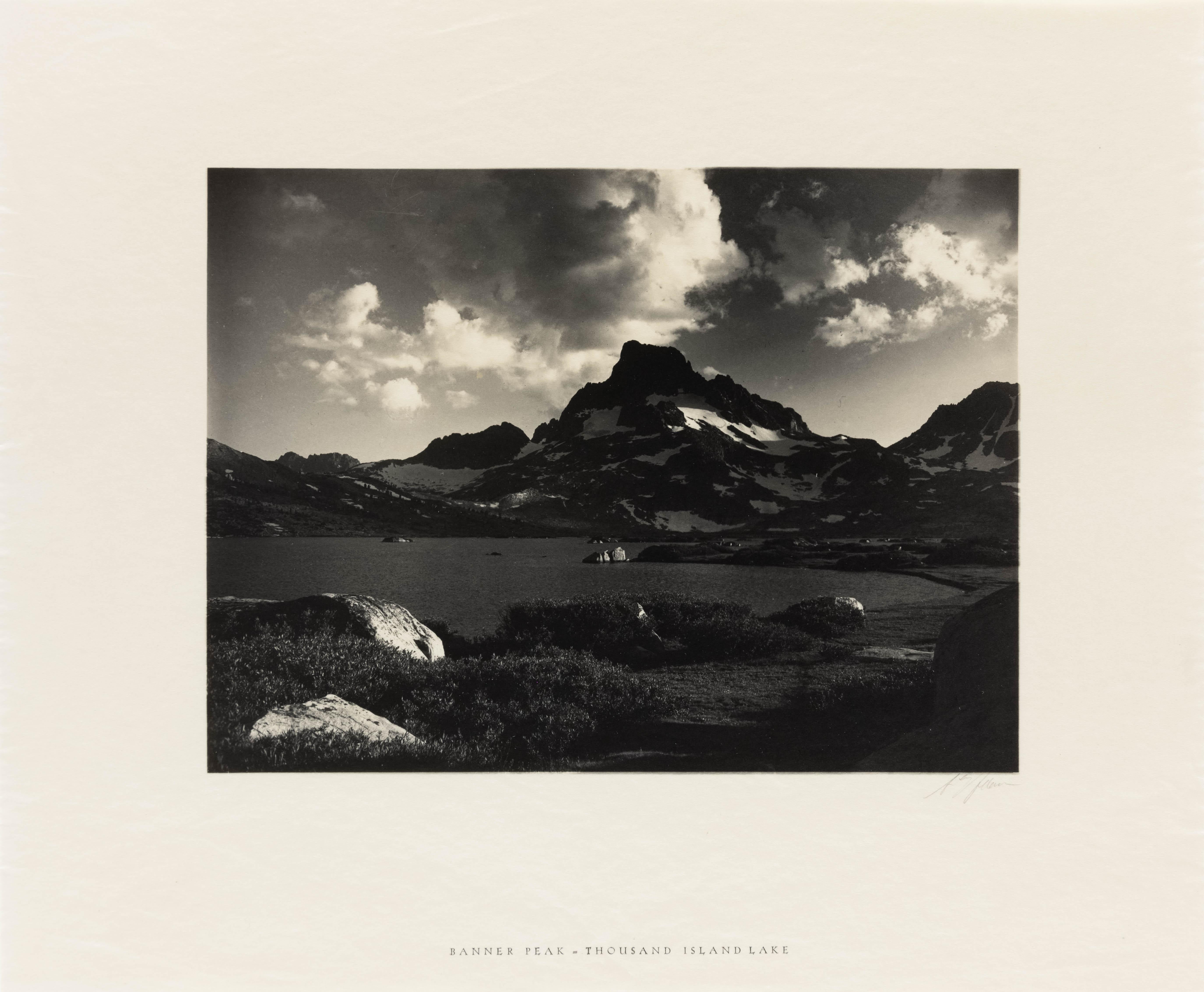 Banner Peak, lac de Thousand Island, Central Sierra - Photograph de Ansel Adams