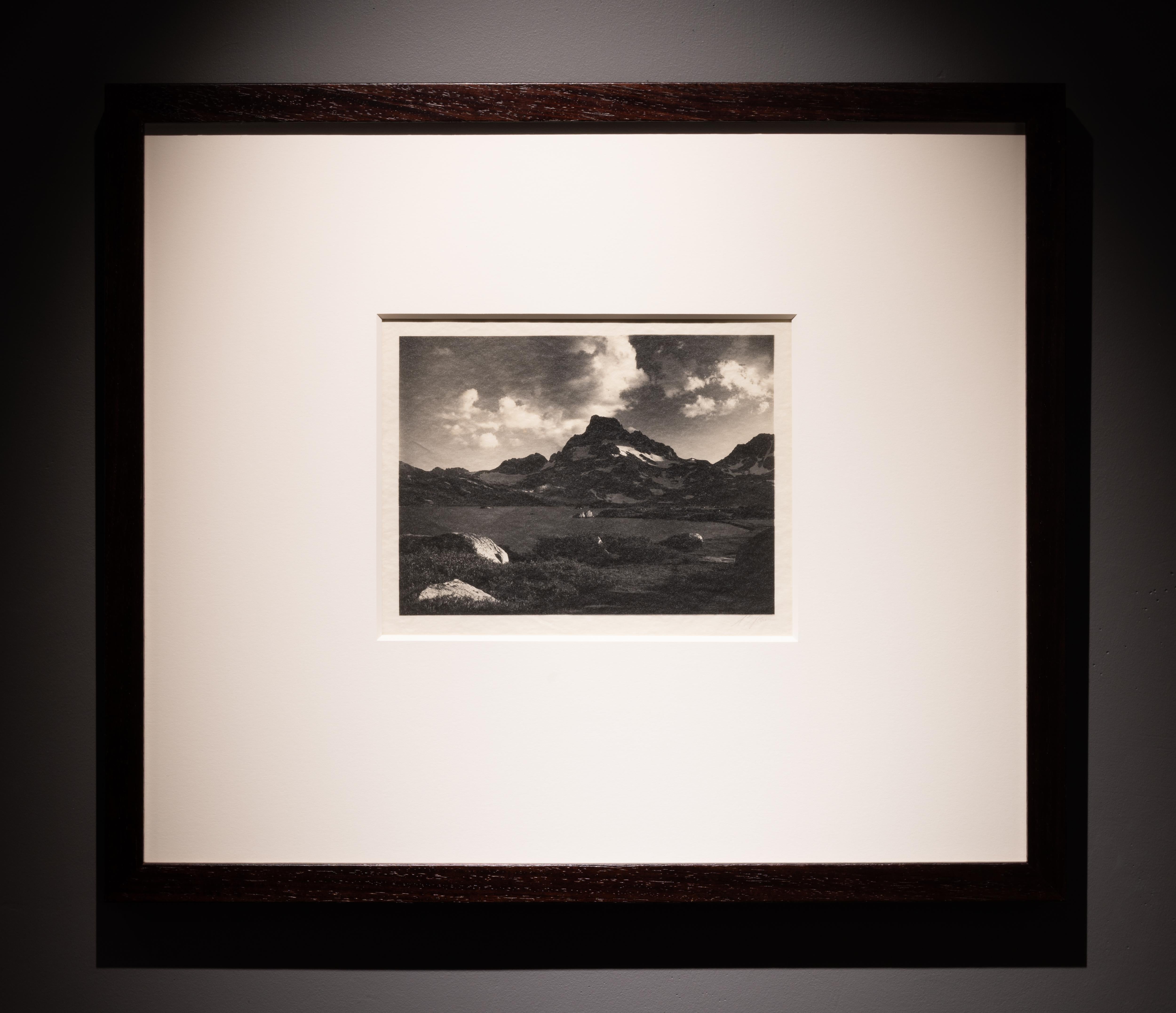 Banner Peak, lac de Thousand Island, Central Sierra - Noir Black and White Photograph par Ansel Adams