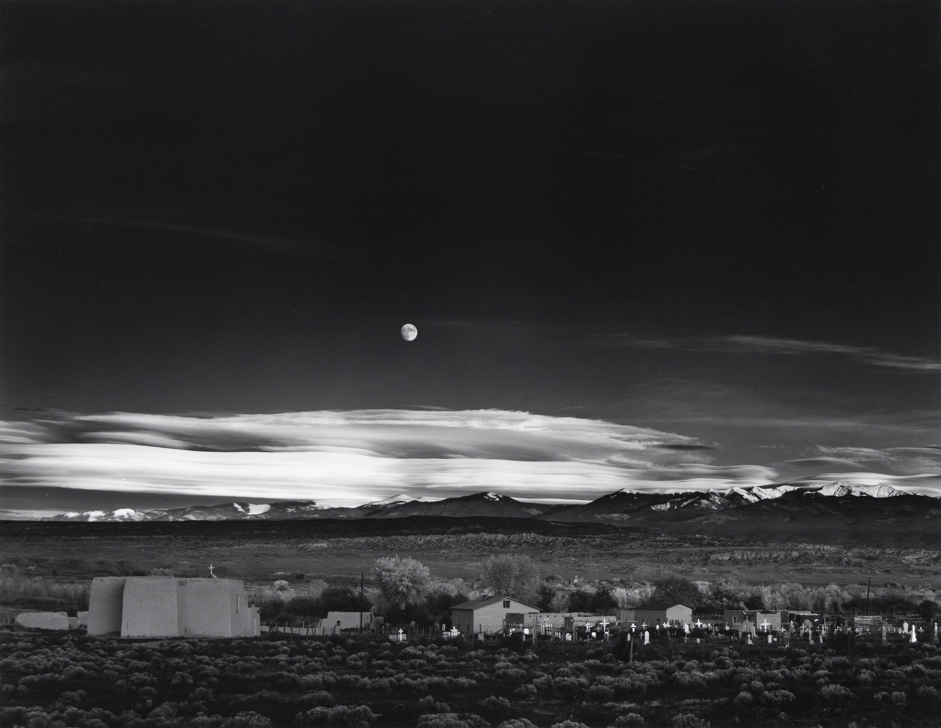 Ansel Adams Black and White Photograph – Mondaufgang, Hernandez, New Mexico