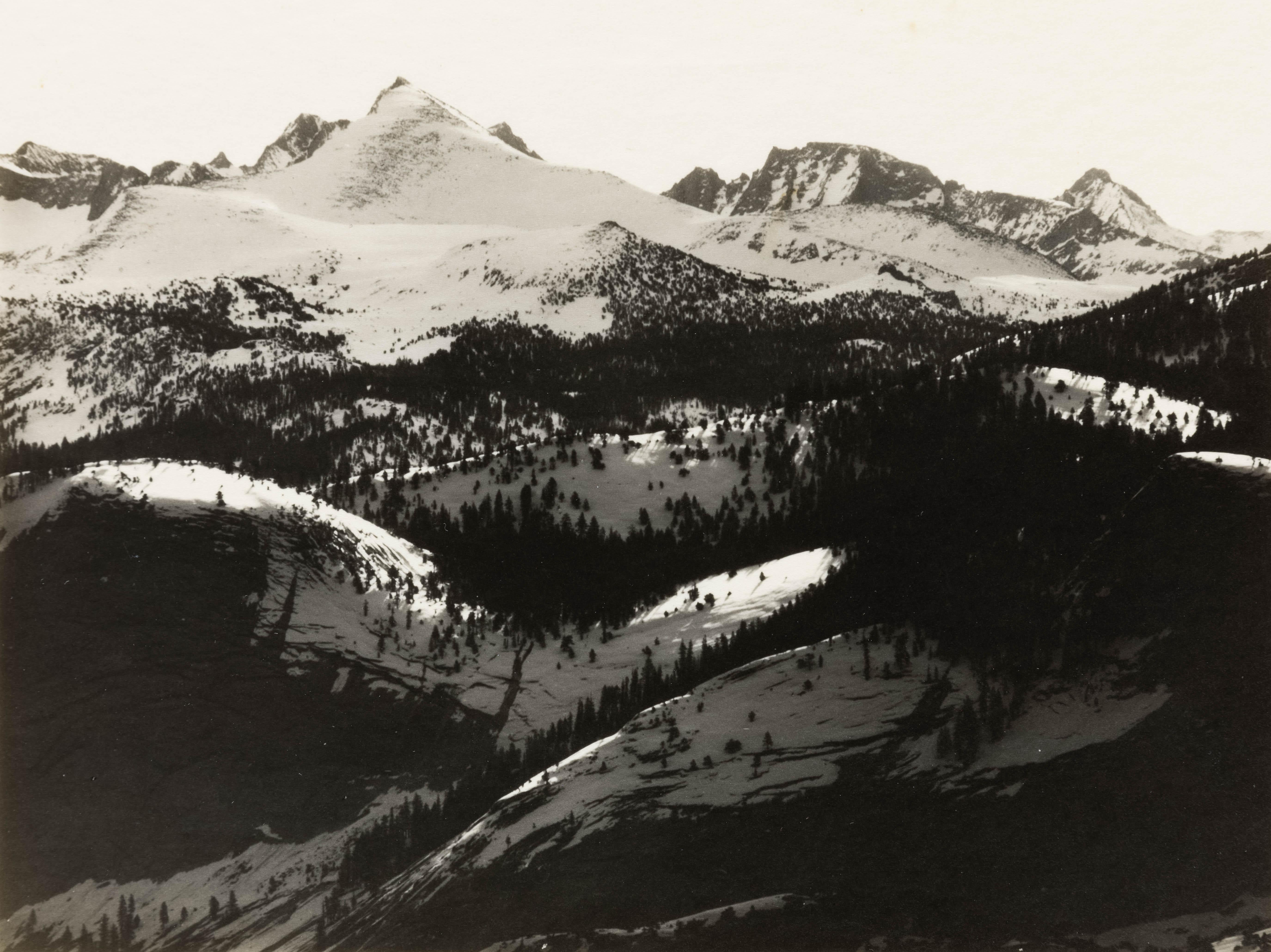 Black and White Photograph di Ansel Adams - La dimora della neve, da Glacier Point, Yosemite Valley